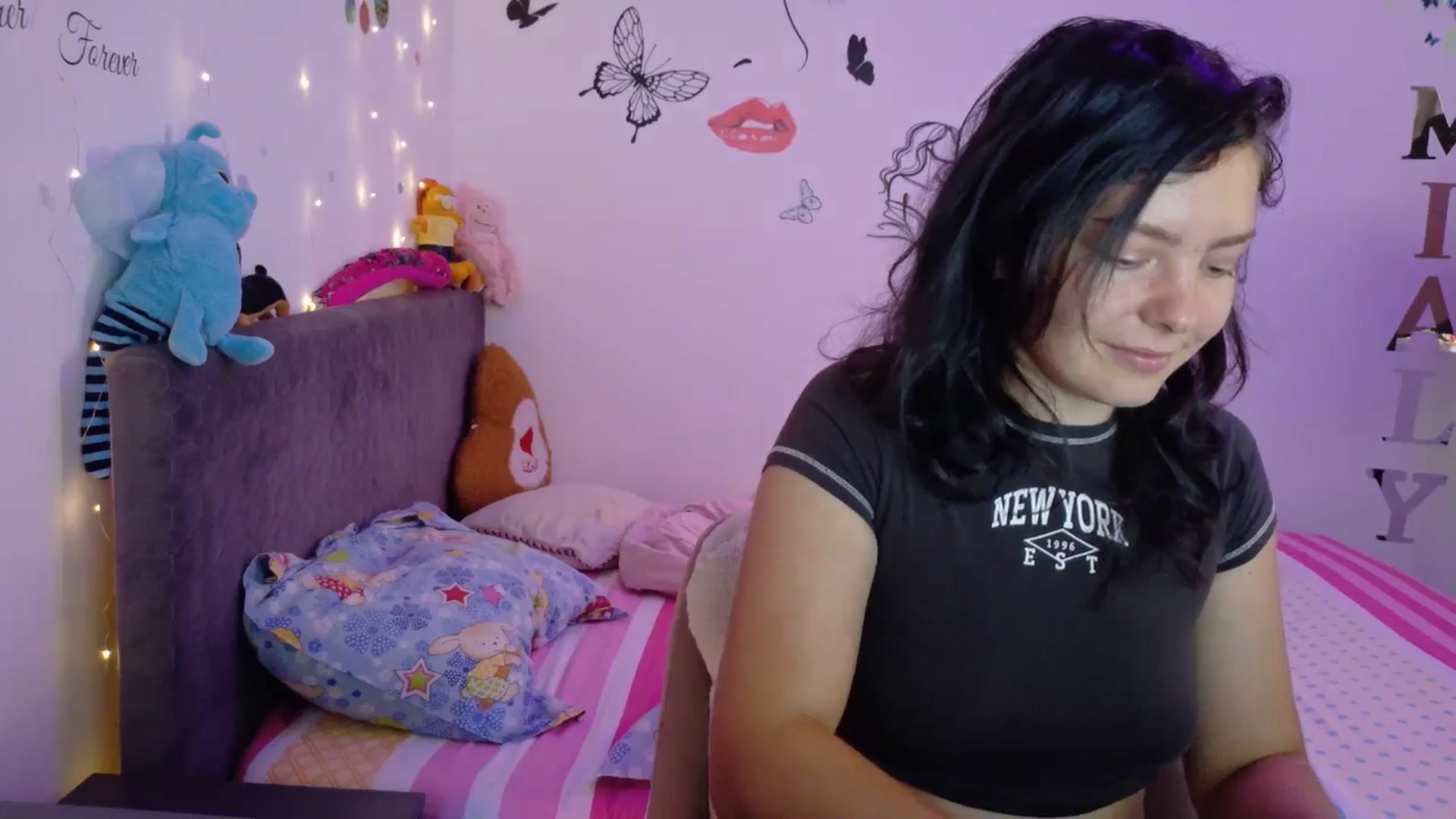 Gallery image thumbnail from YreneA's myfreecams stream on, 08/05/2025, 07:02 image 19 of 20