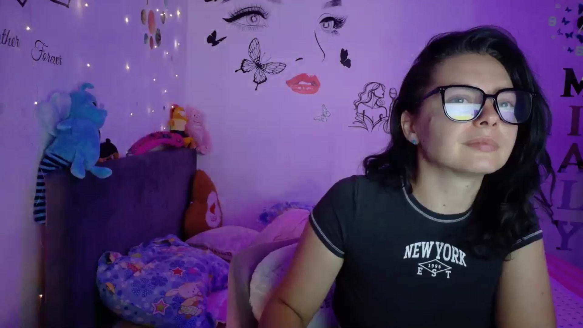 Gallery image thumbnail from YreneA's myfreecams stream on, 08/05/2025, 07:02 image 4 of 20