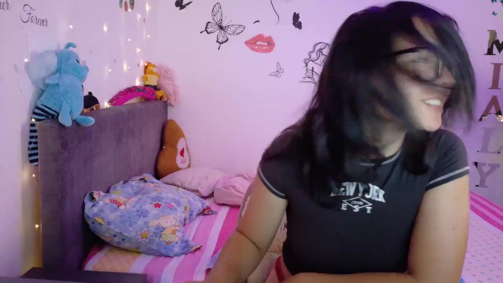 Gallery image thumbnail from YreneA's myfreecams stream on, 08/05/2025, 07:02 image 20 of 20