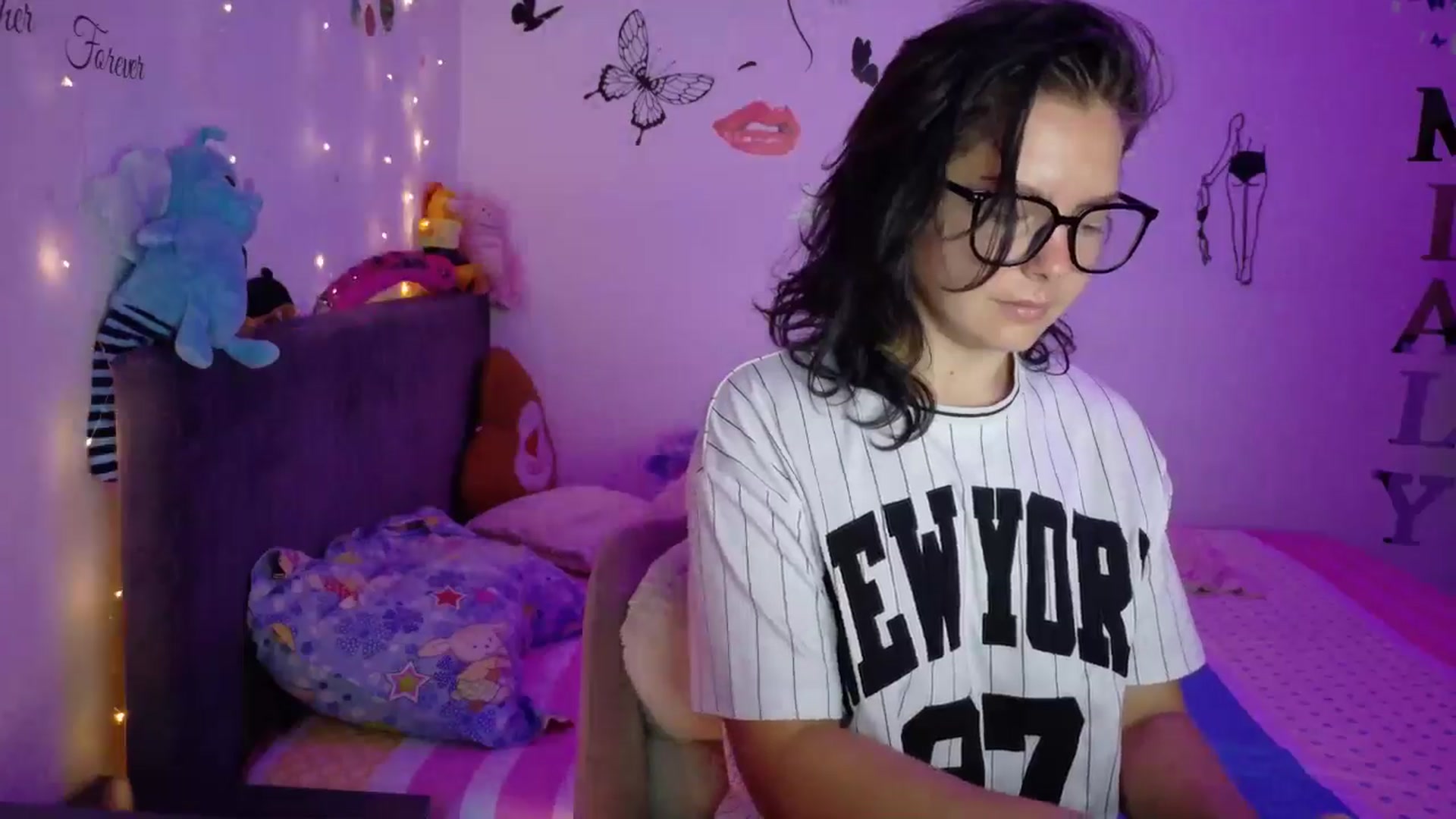 Gallery image thumbnail from YreneA's myfreecams stream on, 08/05/2025, 07:02 image 2 of 20
