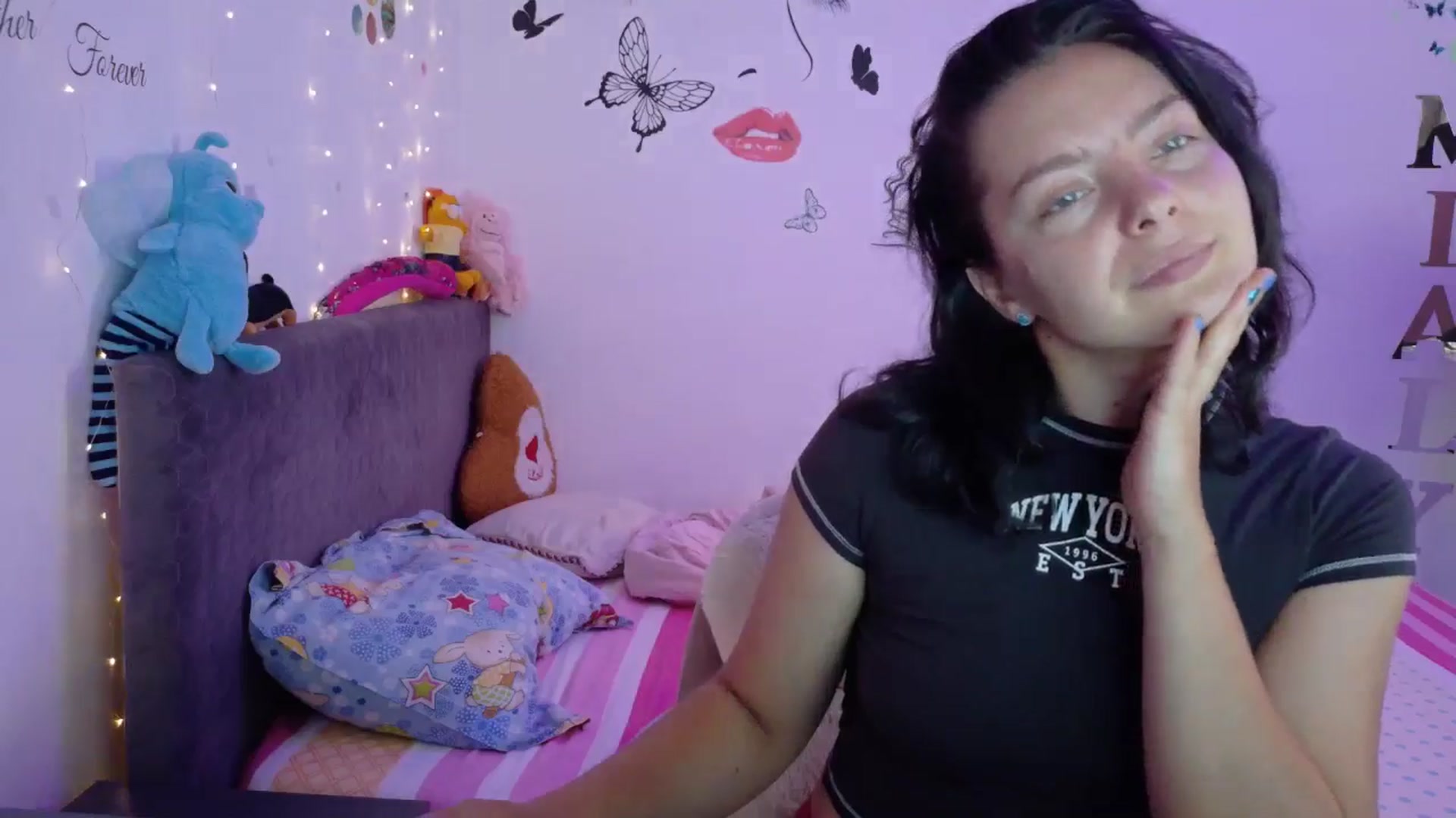 Gallery image thumbnail from YreneA's myfreecams stream on, 08/05/2025, 07:02 image 18 of 20