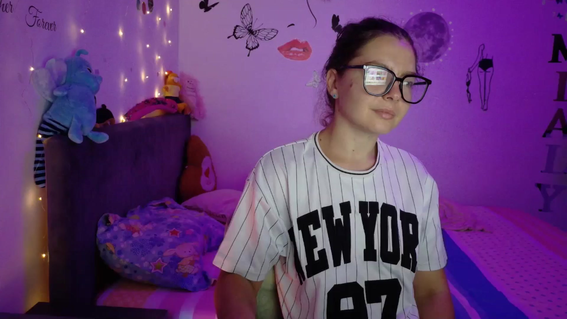 Gallery image thumbnail from YreneA's myfreecams stream on, 08/05/2025, 07:02 image 1 of 20