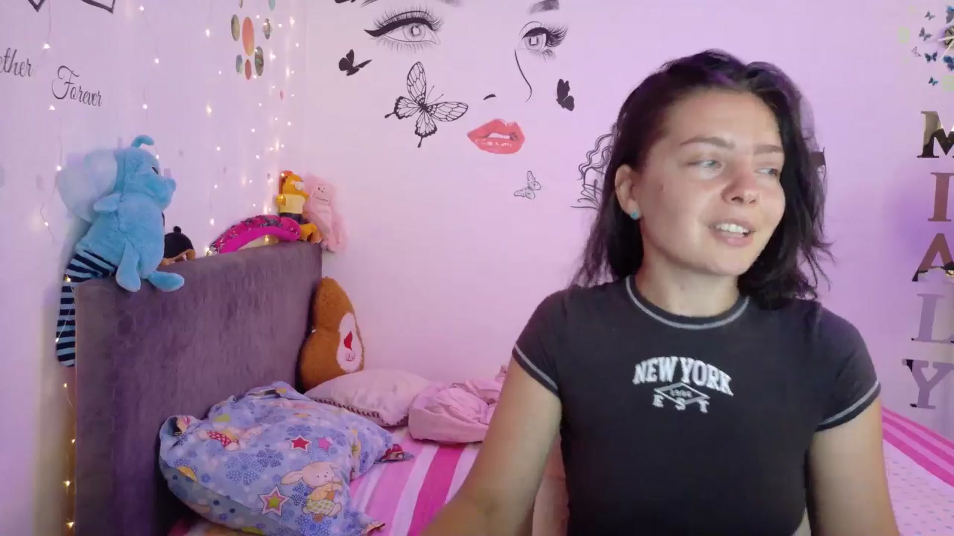 Gallery image thumbnail from YreneA's myfreecams stream on, 08/05/2025, 07:02 image 12 of 20