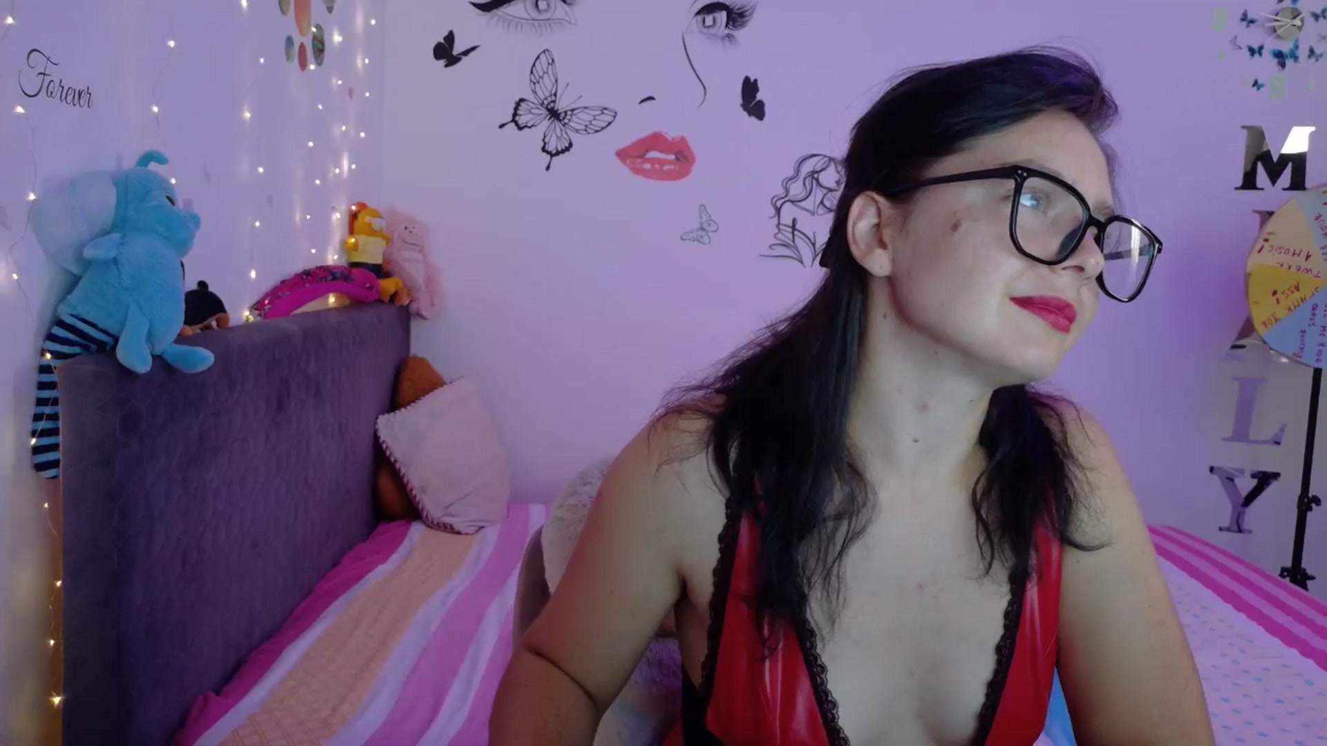 Gallery image thumbnail from YreneA's myfreecams stream on, 08/06/2025, 07:02 image 10 of 20