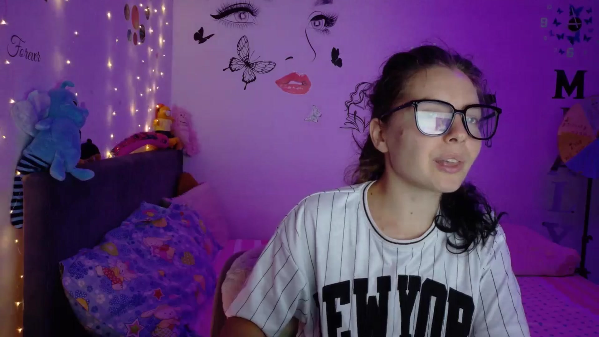 Gallery image thumbnail from YreneA's myfreecams stream on, 08/07/2025, 19:35 image 2 of 20