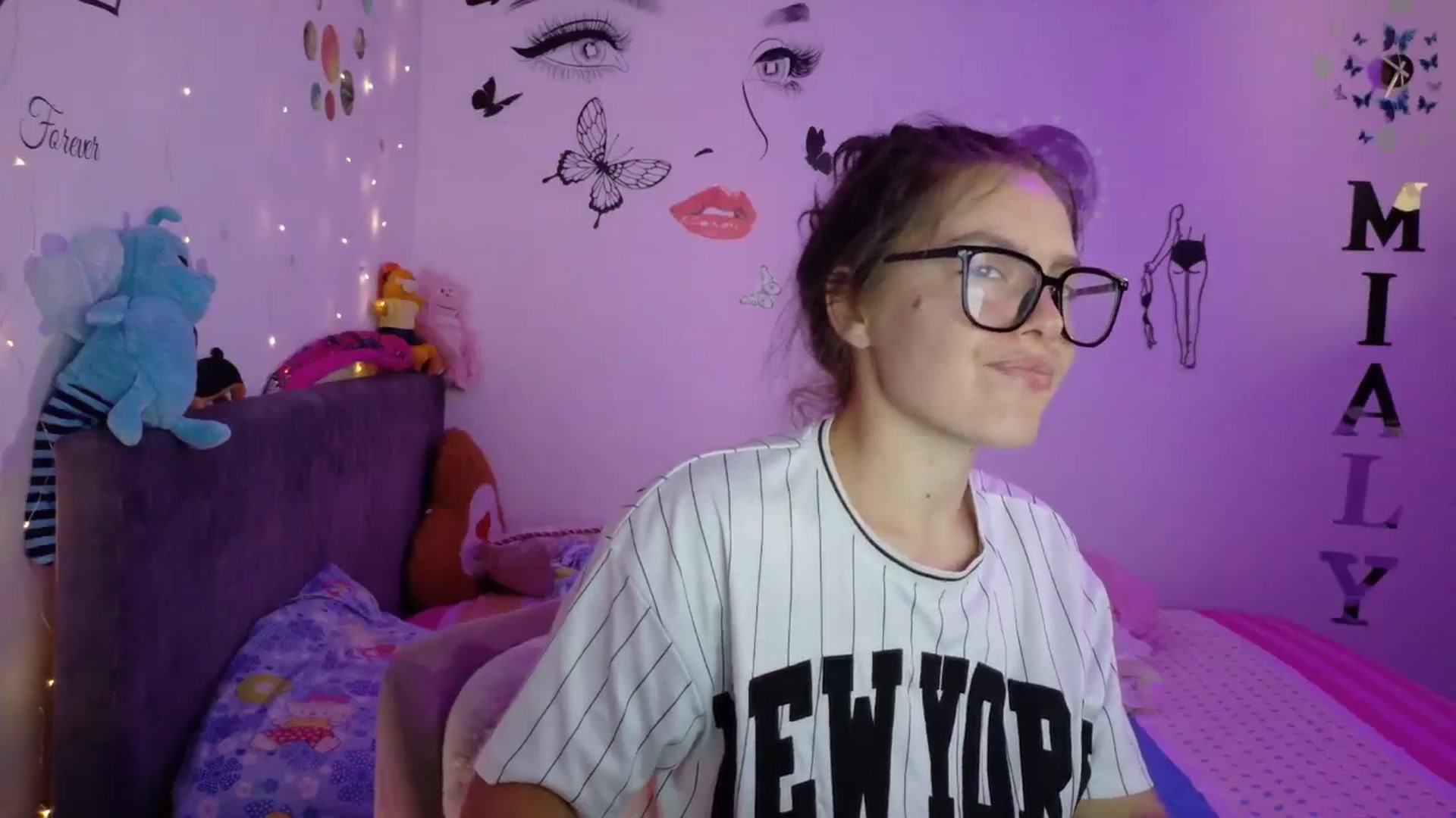 Gallery image thumbnail from YreneA's myfreecams stream on, 08/08/2025, 05:02 image 6 of 20