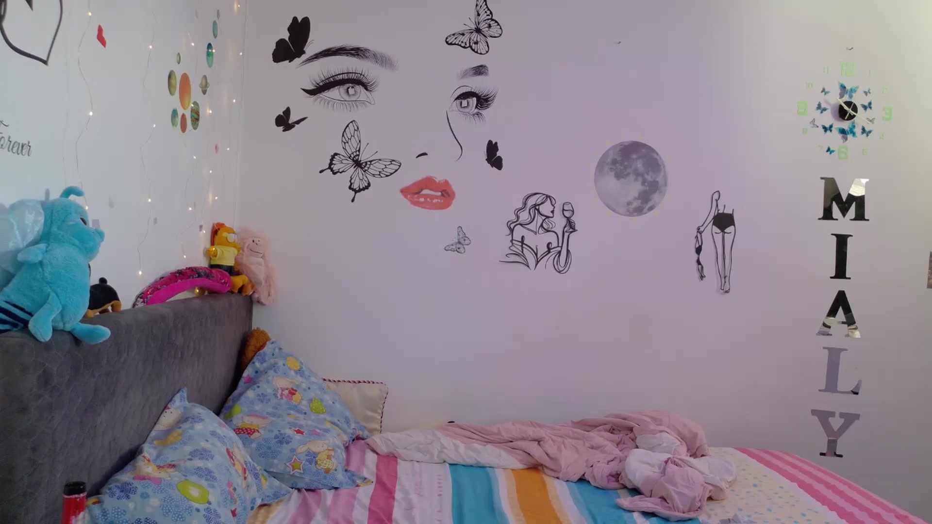 Gallery image thumbnail from YreneA's myfreecams stream on, 08/08/2025, 07:33 image 10 of 20