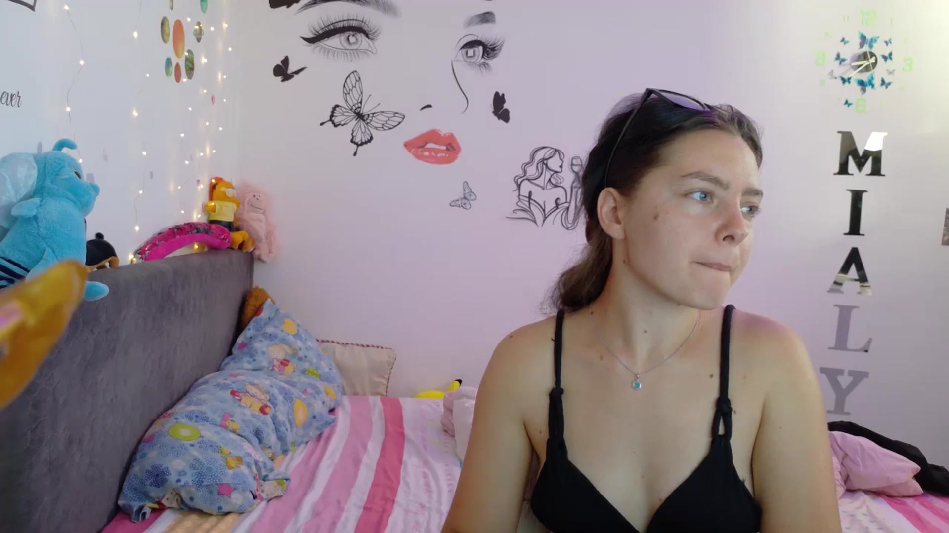 Gallery image thumbnail from YreneA's myfreecams stream on, 08/09/2025, 07:00 image 9 of 20