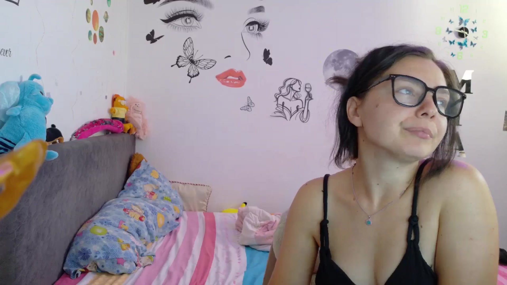 Gallery image thumbnail from YreneA's myfreecams stream on, 08/09/2025, 07:00 image 15 of 20