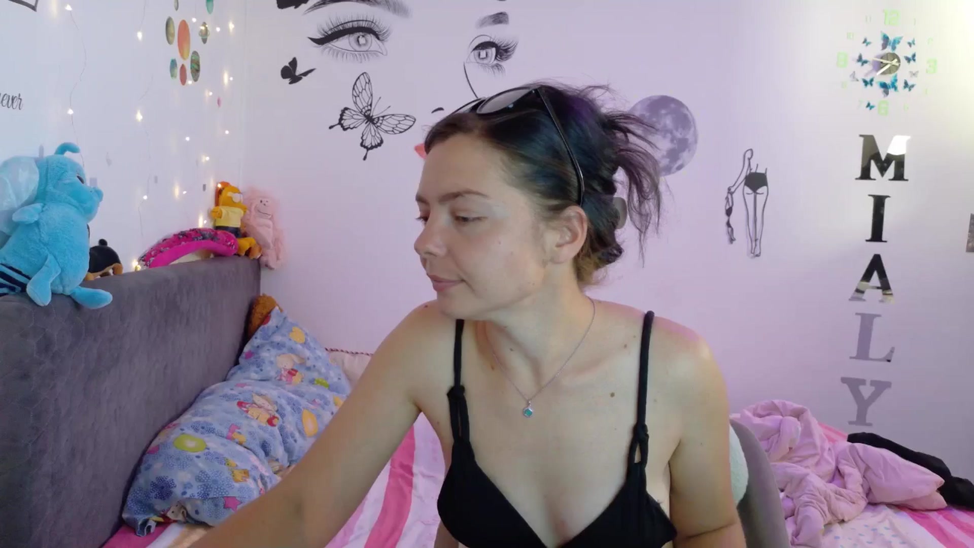Gallery image thumbnail from YreneA's myfreecams stream on, 08/09/2025, 07:00 image 1 of 20