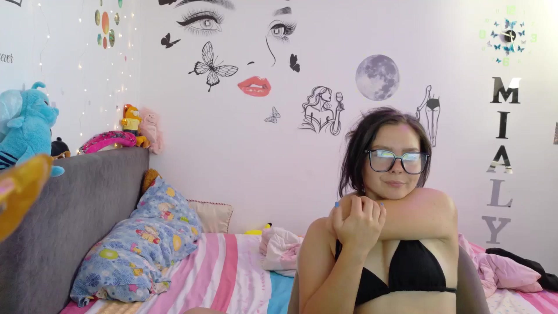 Gallery image thumbnail from YreneA's myfreecams stream on, 08/09/2025, 07:00 image 16 of 20