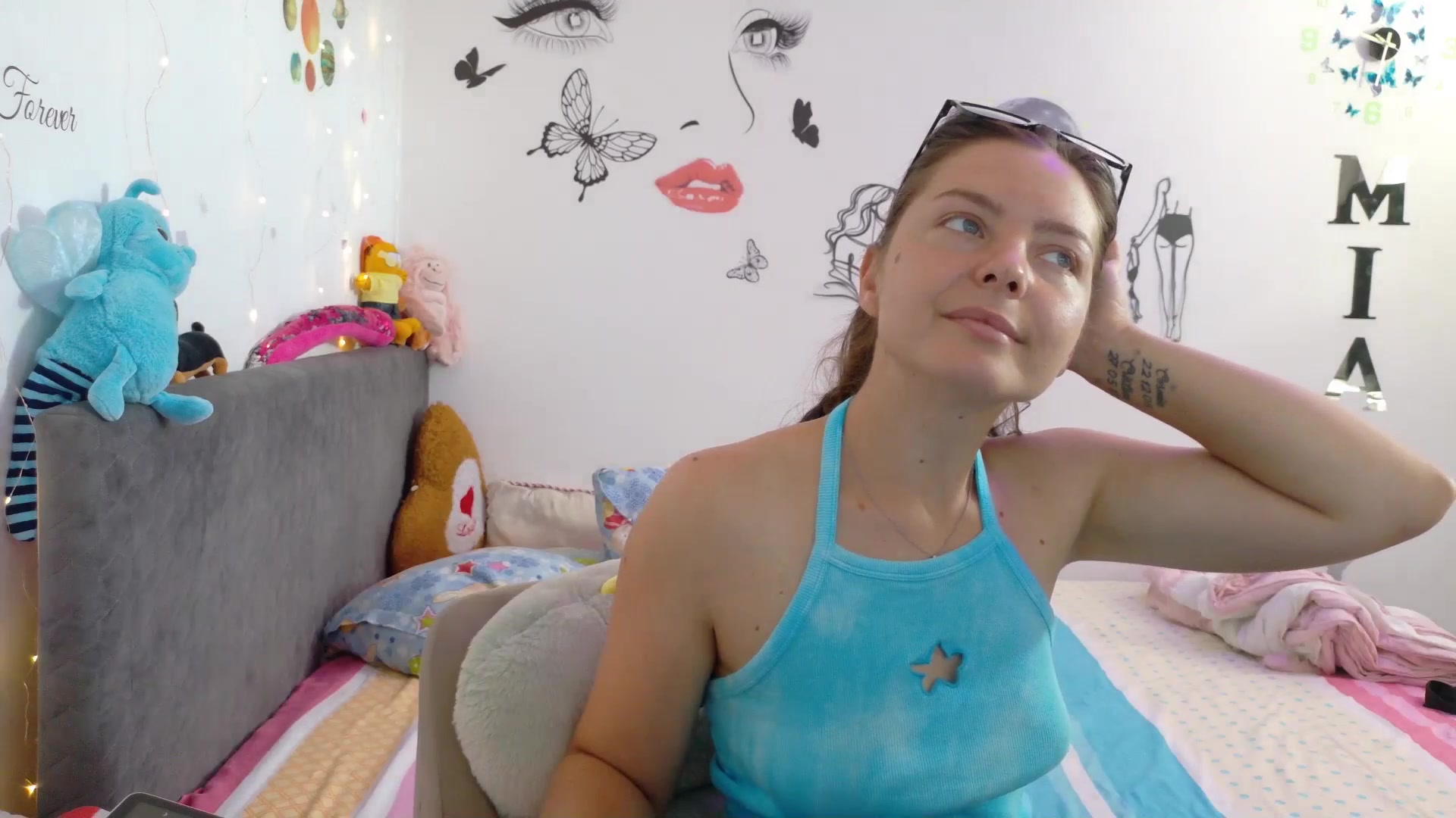 Gallery image thumbnail from YreneA's myfreecams stream on, 08/10/2025, 07:03 image 16 of 20