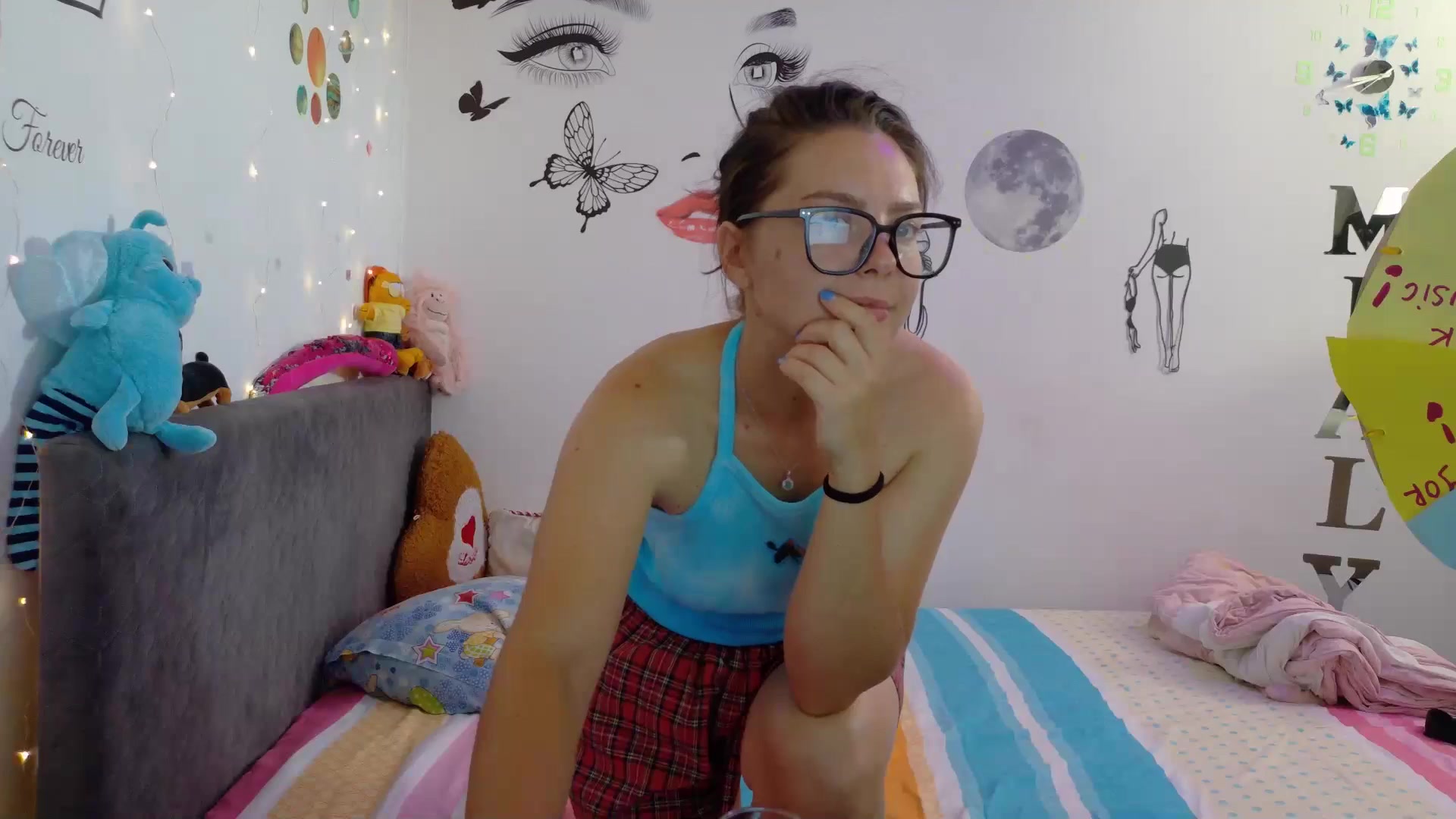 Gallery image thumbnail from YreneA's myfreecams stream on, 08/10/2025, 07:03 image 6 of 20