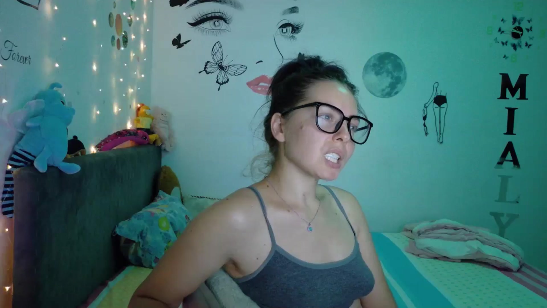 Gallery image thumbnail from YreneA's myfreecams stream on, 08/10/2025, 19:05 image 17 of 20