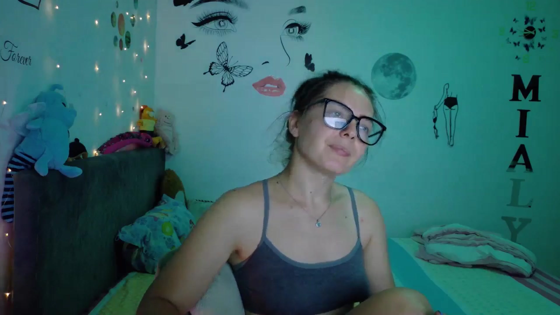 Gallery image thumbnail from YreneA's myfreecams stream on, 08/10/2025, 19:05 image 4 of 20