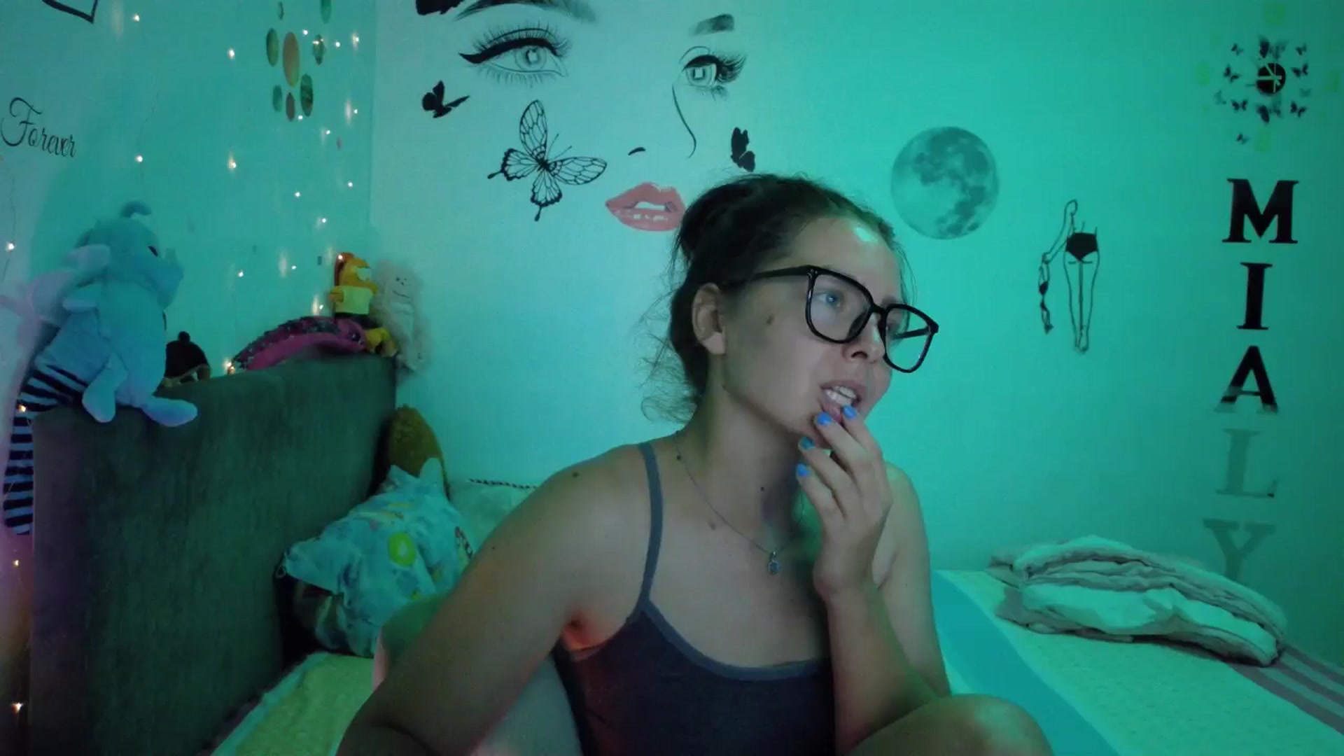 Gallery image thumbnail from YreneA's myfreecams stream on, 08/10/2025, 19:05 image 5 of 20