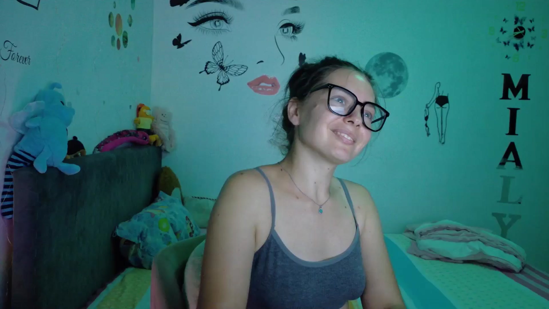 Gallery image thumbnail from YreneA's myfreecams stream on, 08/10/2025, 19:05 image 2 of 20