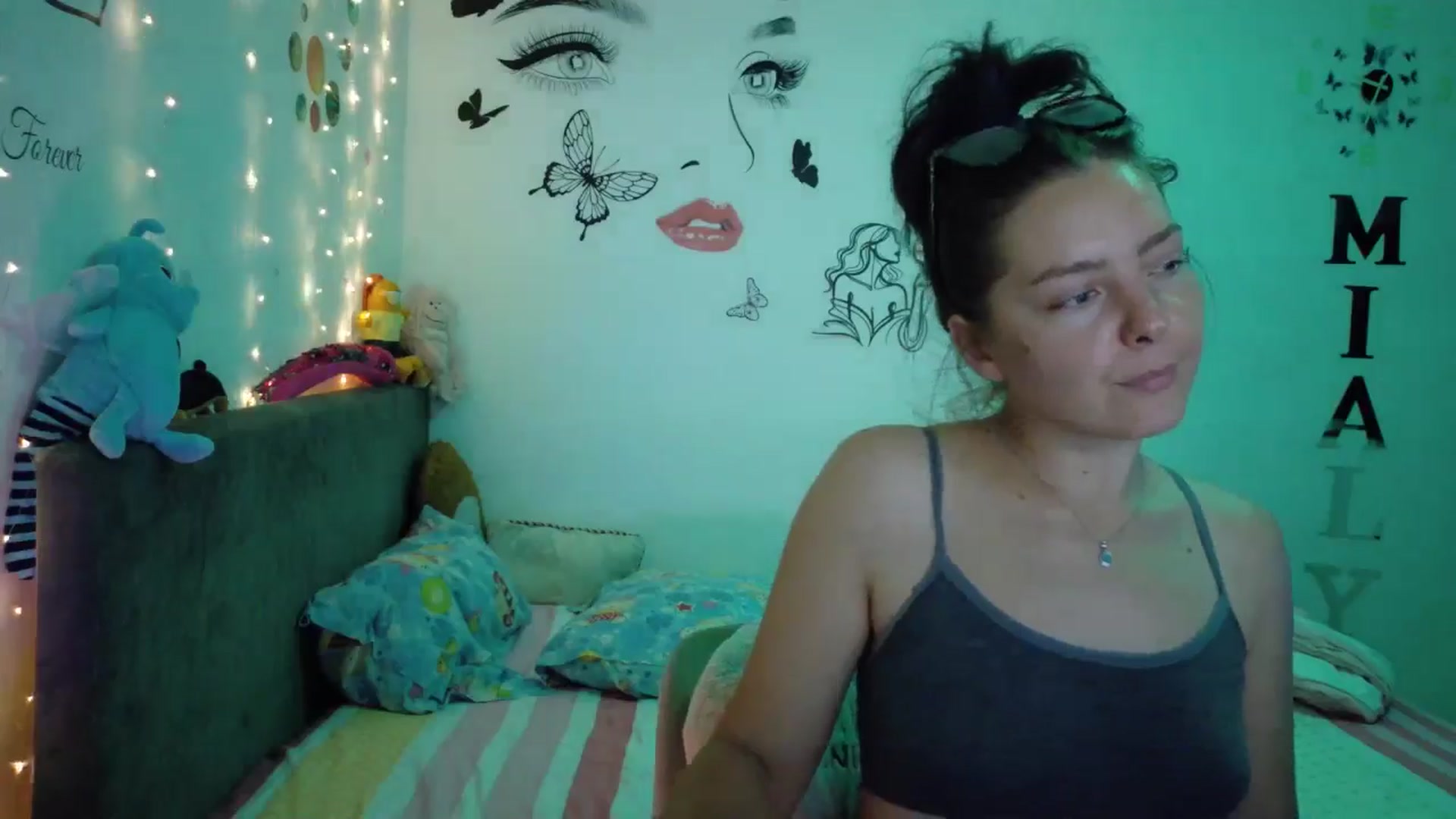 Gallery image thumbnail from YreneA's myfreecams stream on, 08/10/2025, 19:05 image 14 of 20