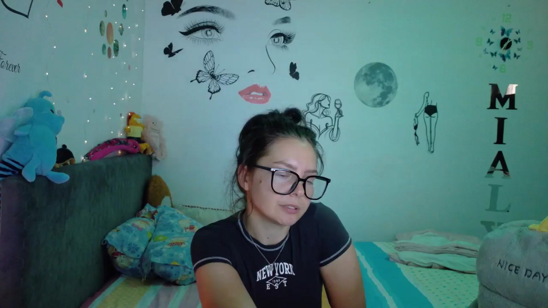 Gallery image thumbnail from YreneA's myfreecams stream on, 08/11/2025, 04:59 image 10 of 20