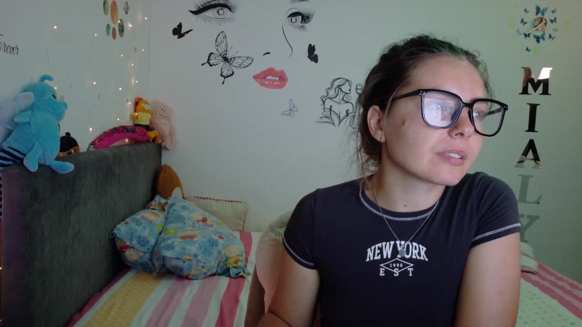 Gallery image thumbnail from YreneA's myfreecams stream on, 08/11/2025, 04:59 image 17 of 20