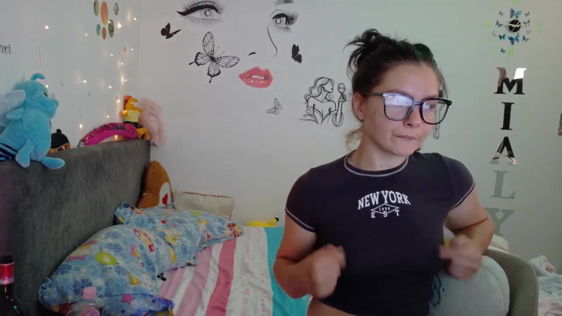 Gallery image thumbnail from YreneA's myfreecams stream on, 08/11/2025, 06:16 image 18 of 20