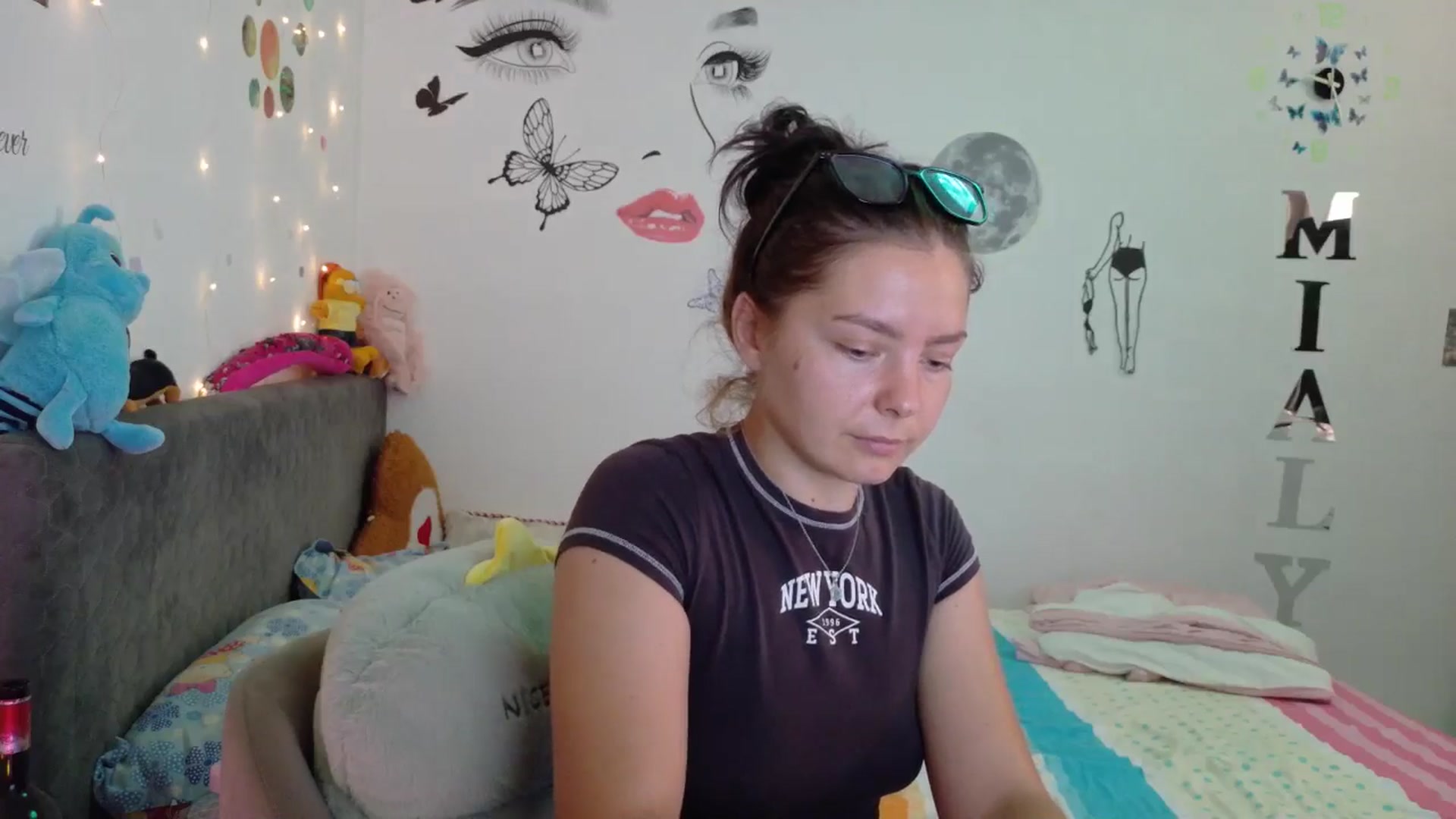 Gallery image thumbnail from YreneA's myfreecams stream on, 08/11/2025, 06:31 image 9 of 20