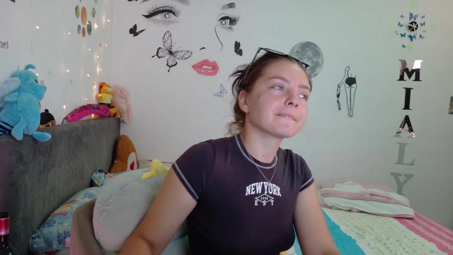 Gallery image thumbnail from YreneA's myfreecams stream on, 08/11/2025, 06:31 image 11 of 20