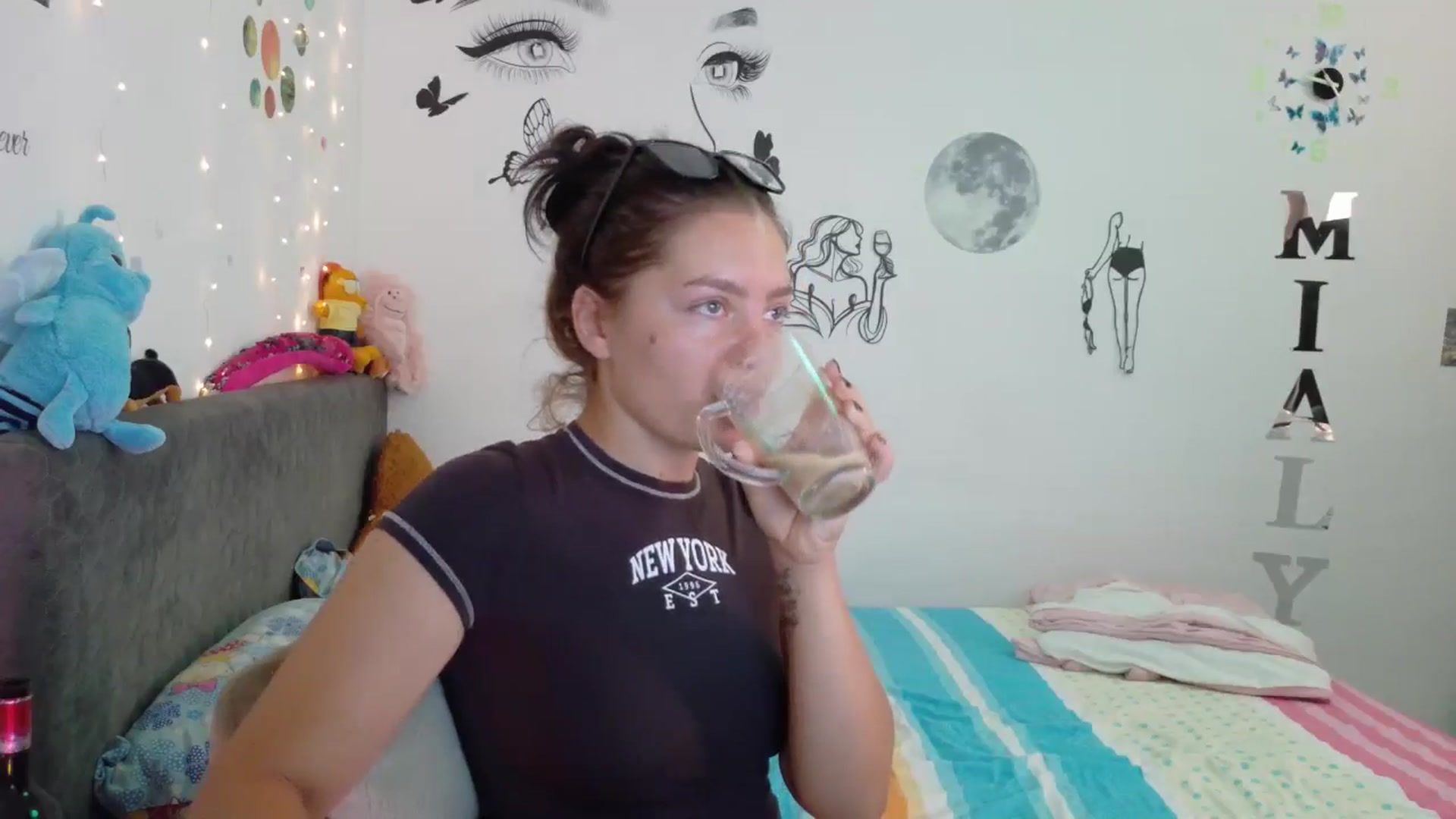 Gallery image thumbnail from YreneA's myfreecams stream on, 08/11/2025, 06:31 image 4 of 20