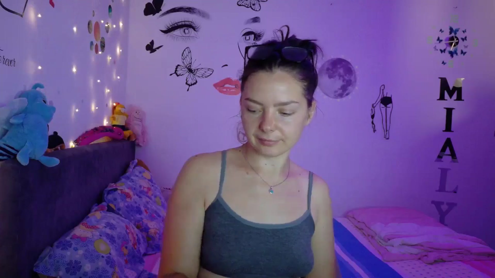 Gallery image thumbnail from YreneA's myfreecams stream on, 08/12/2025, 04:40 image 6 of 20