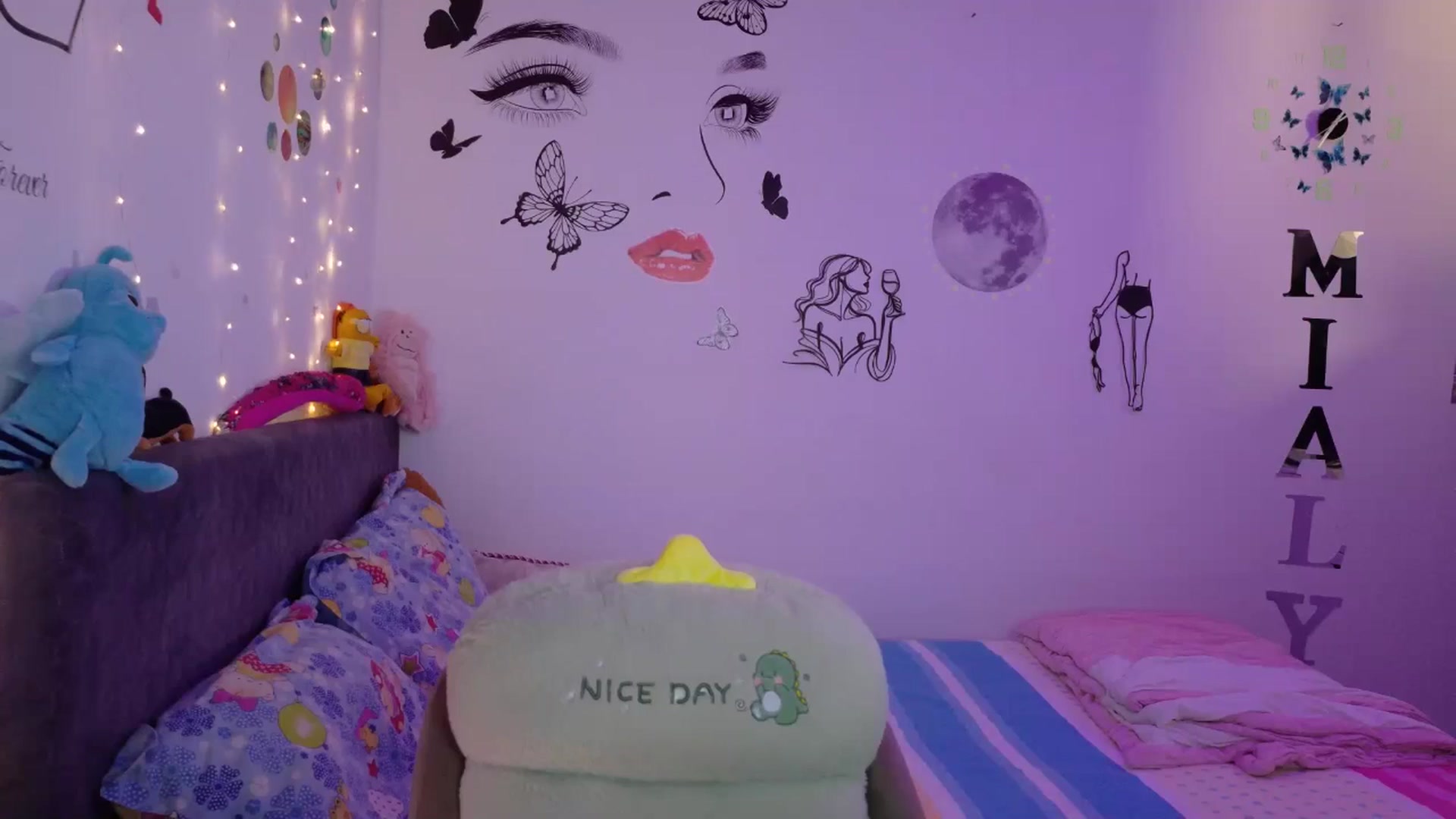 Gallery image thumbnail from YreneA's myfreecams stream on, 08/12/2025, 04:40 image 12 of 20