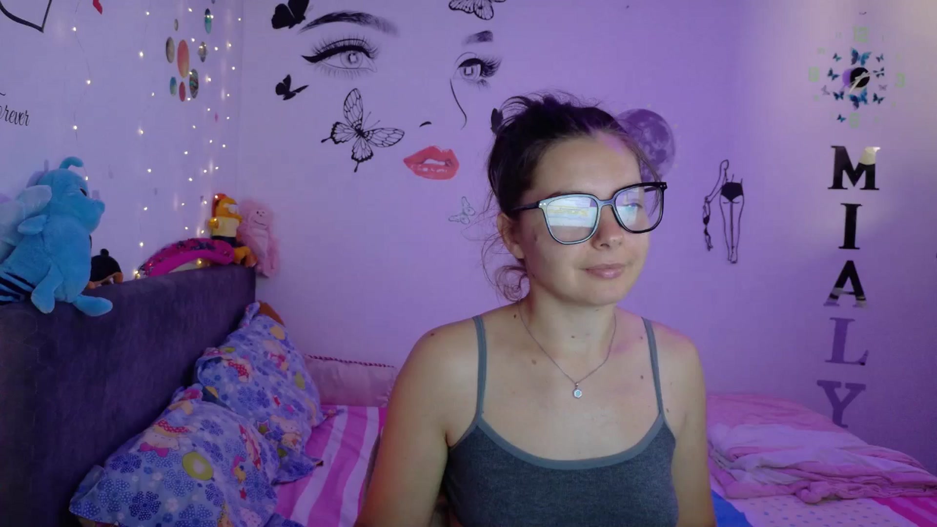 Gallery image thumbnail from YreneA's myfreecams stream on, 08/12/2025, 04:40 image 14 of 20