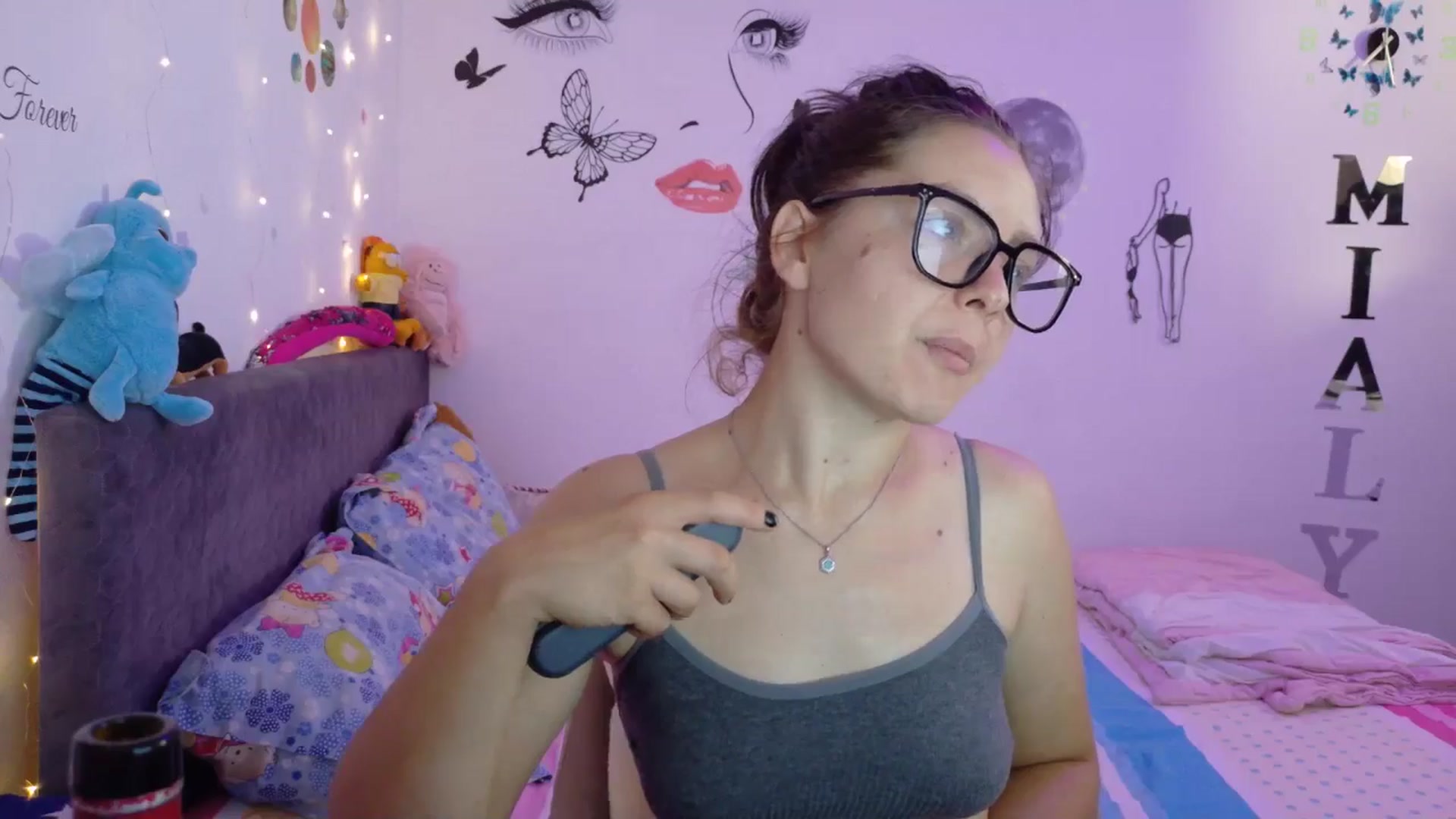 Gallery image thumbnail from YreneA's myfreecams stream on, 08/12/2025, 04:40 image 18 of 20