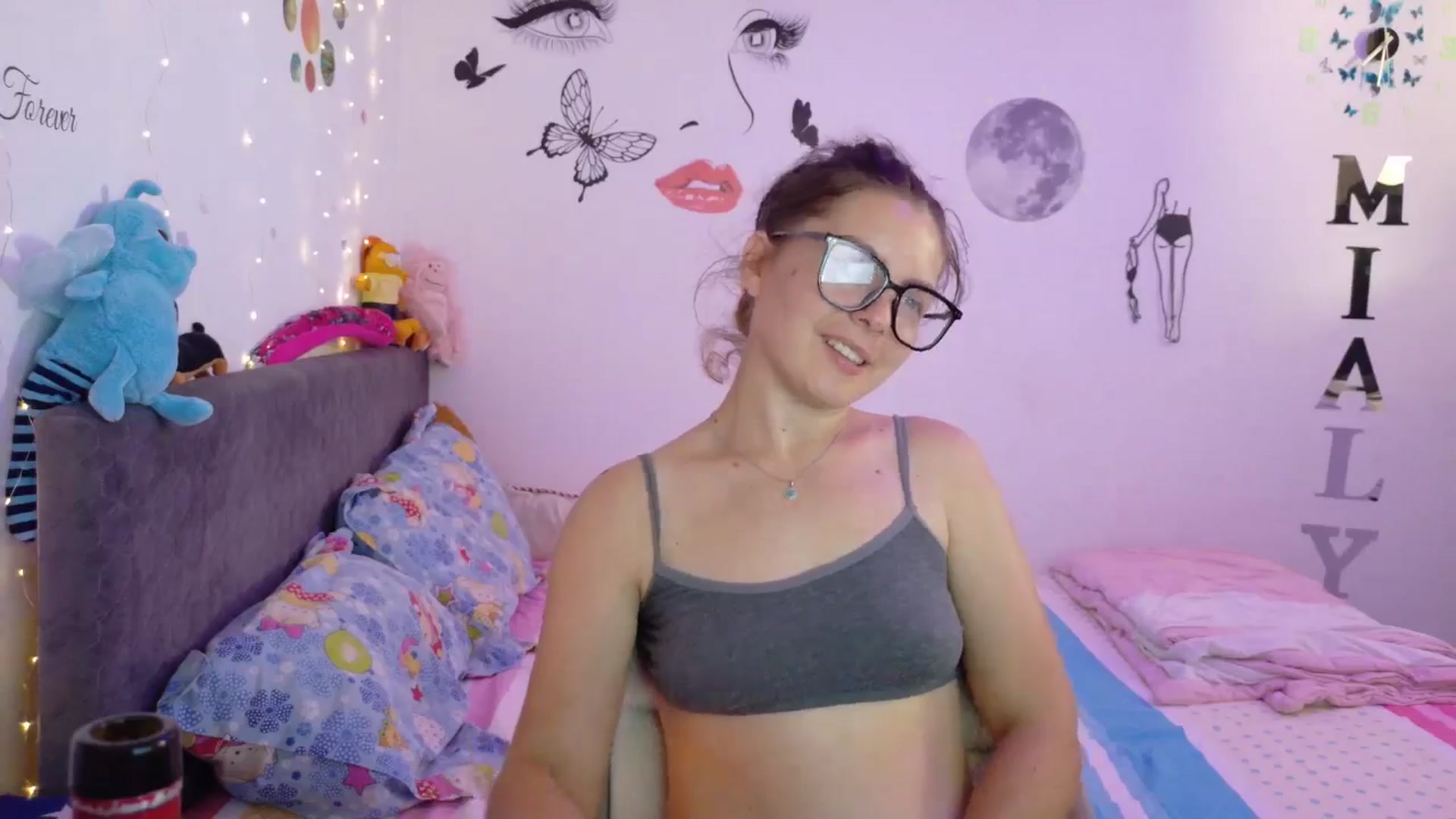 Gallery image thumbnail from YreneA's myfreecams stream on, 08/12/2025, 04:40 image 19 of 20