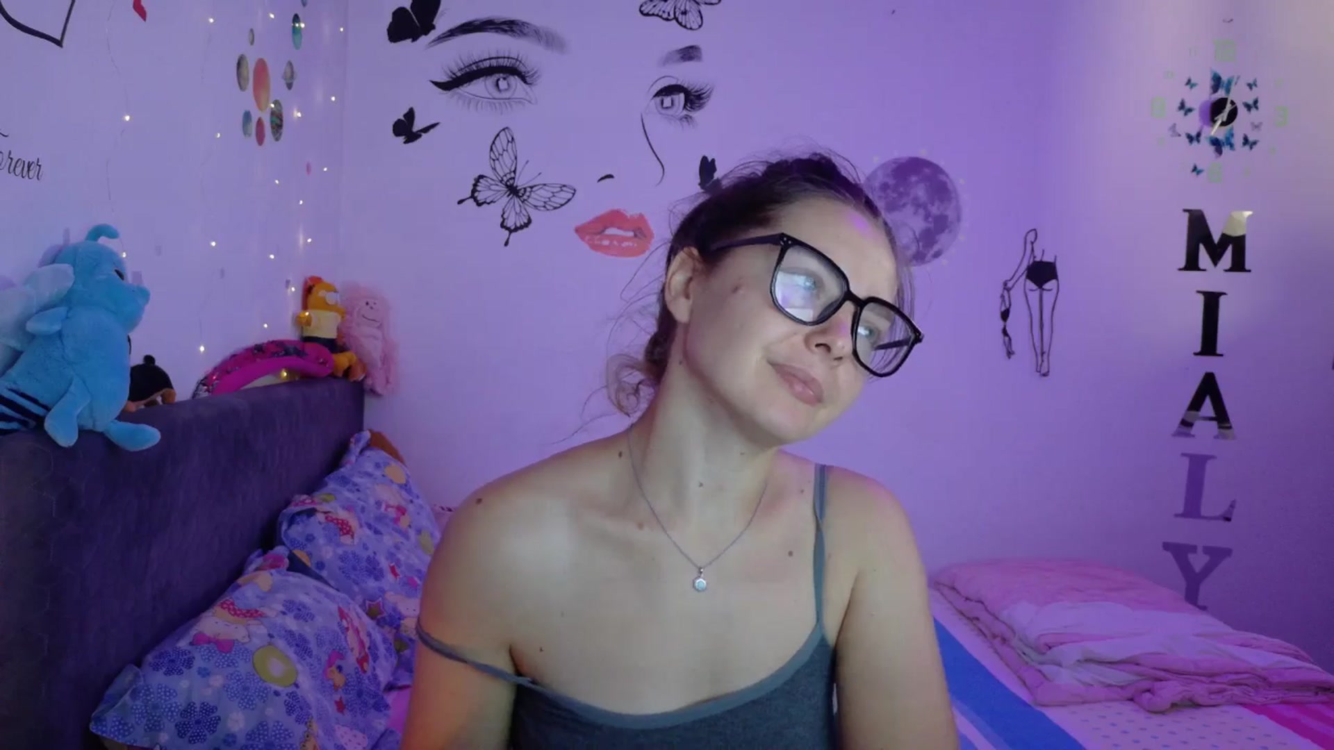 Gallery image thumbnail from YreneA's myfreecams stream on, 08/12/2025, 04:40 image 11 of 20
