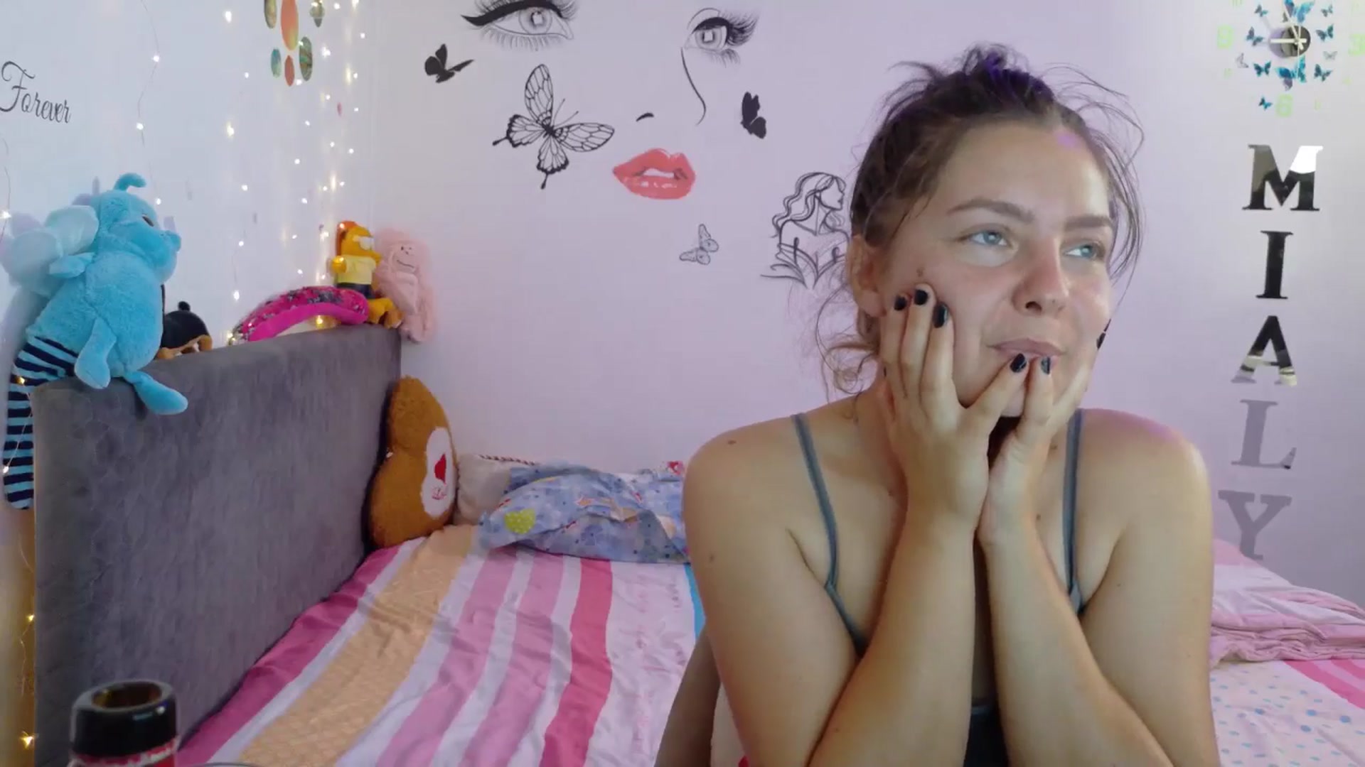 Gallery image thumbnail from YreneA's myfreecams stream on, 08/12/2025, 06:37 image 7 of 20