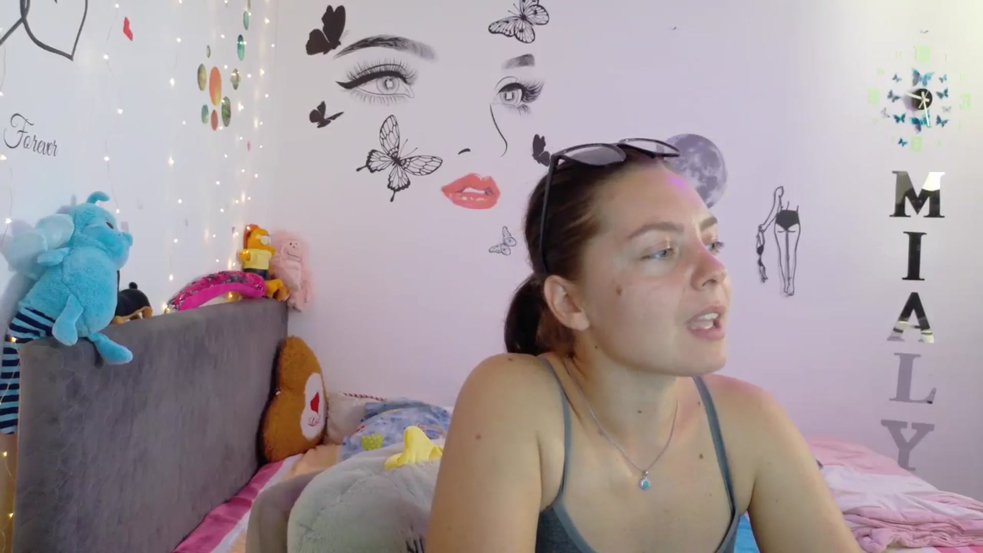 Gallery image thumbnail from YreneA's myfreecams stream on, 08/12/2025, 06:37 image 17 of 20
