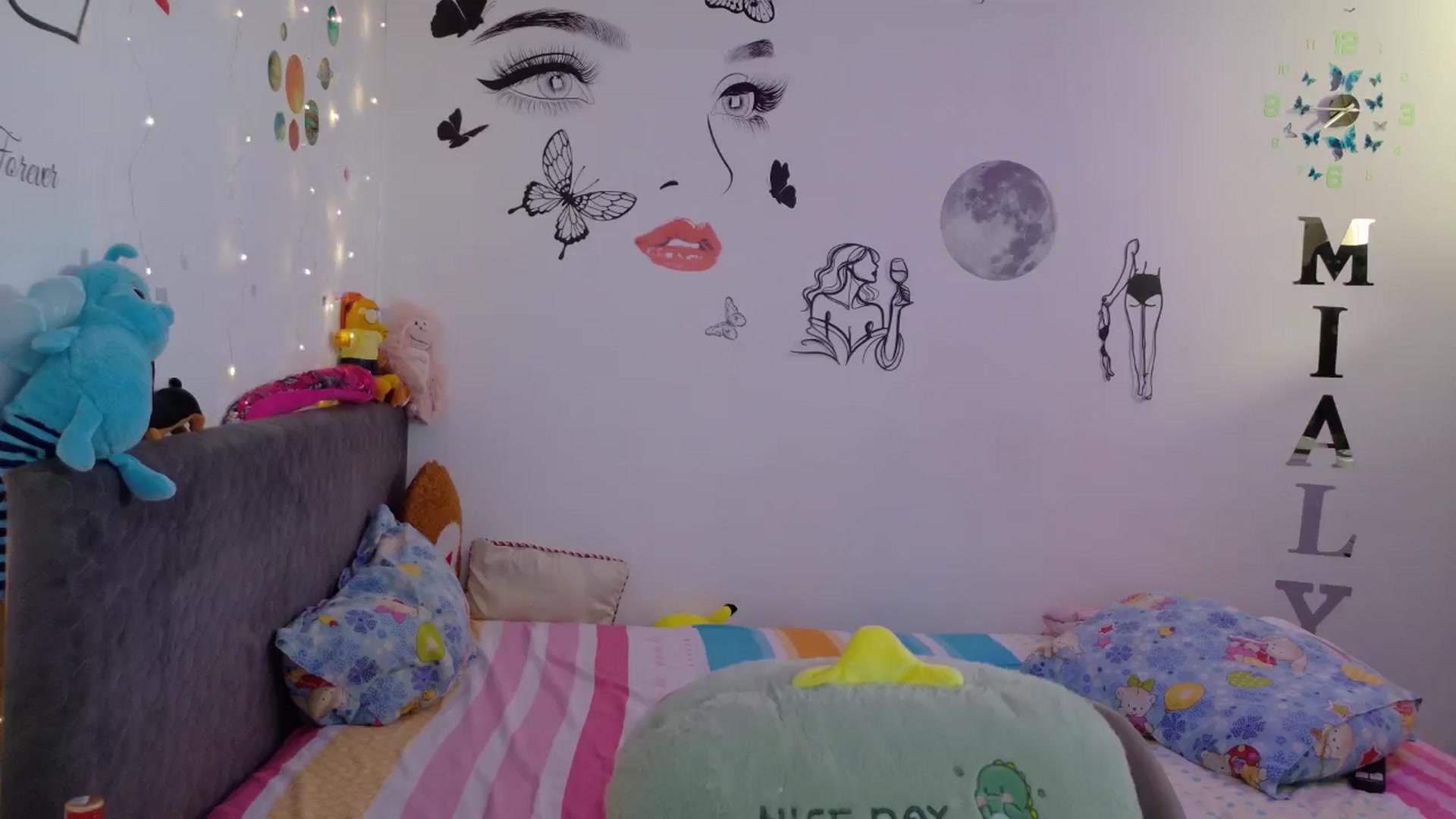 Gallery image thumbnail from YreneA's myfreecams stream on, 08/14/2025, 05:22 image 5 of 20