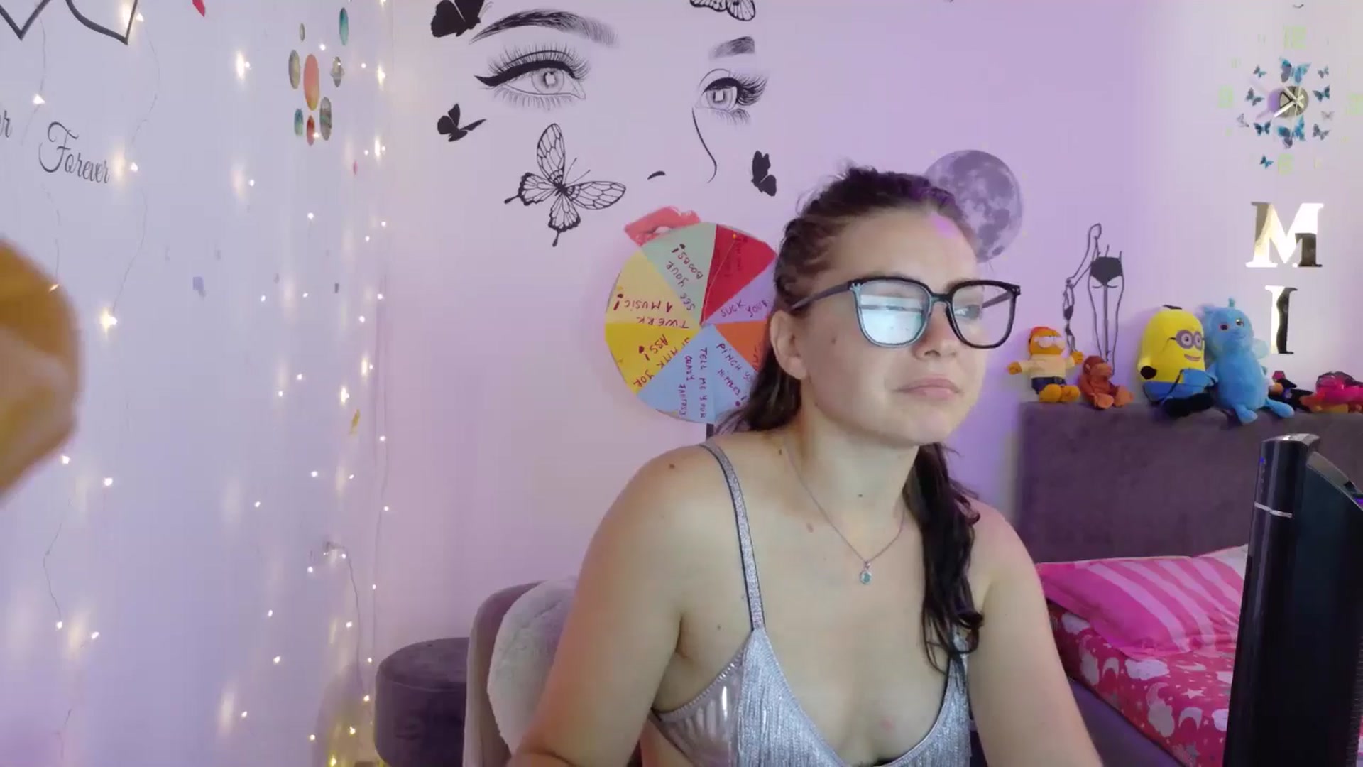 Gallery image thumbnail from YreneA's myfreecams stream on, 08/16/2025, 05:19 image 16 of 20
