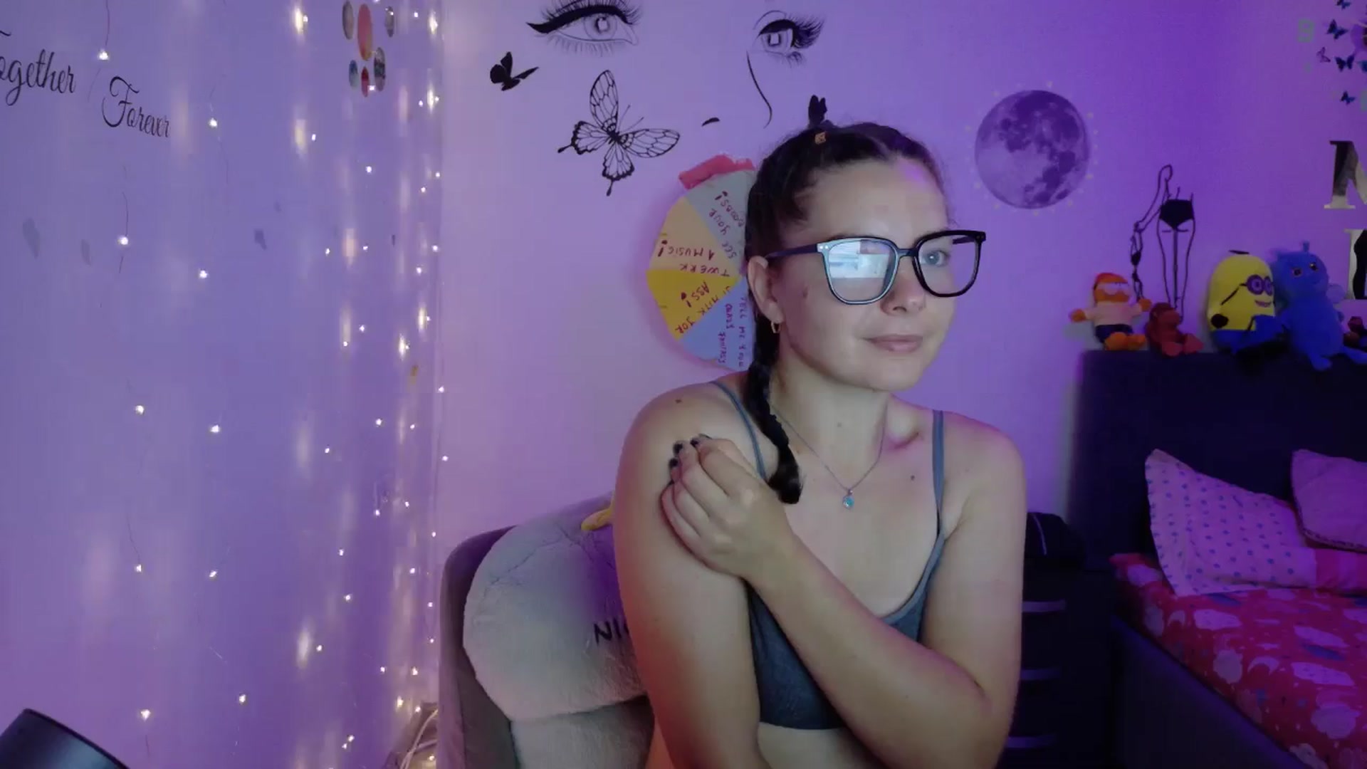 Gallery image thumbnail from YreneA's myfreecams stream on, 08/18/2025, 04:11 image 10 of 20