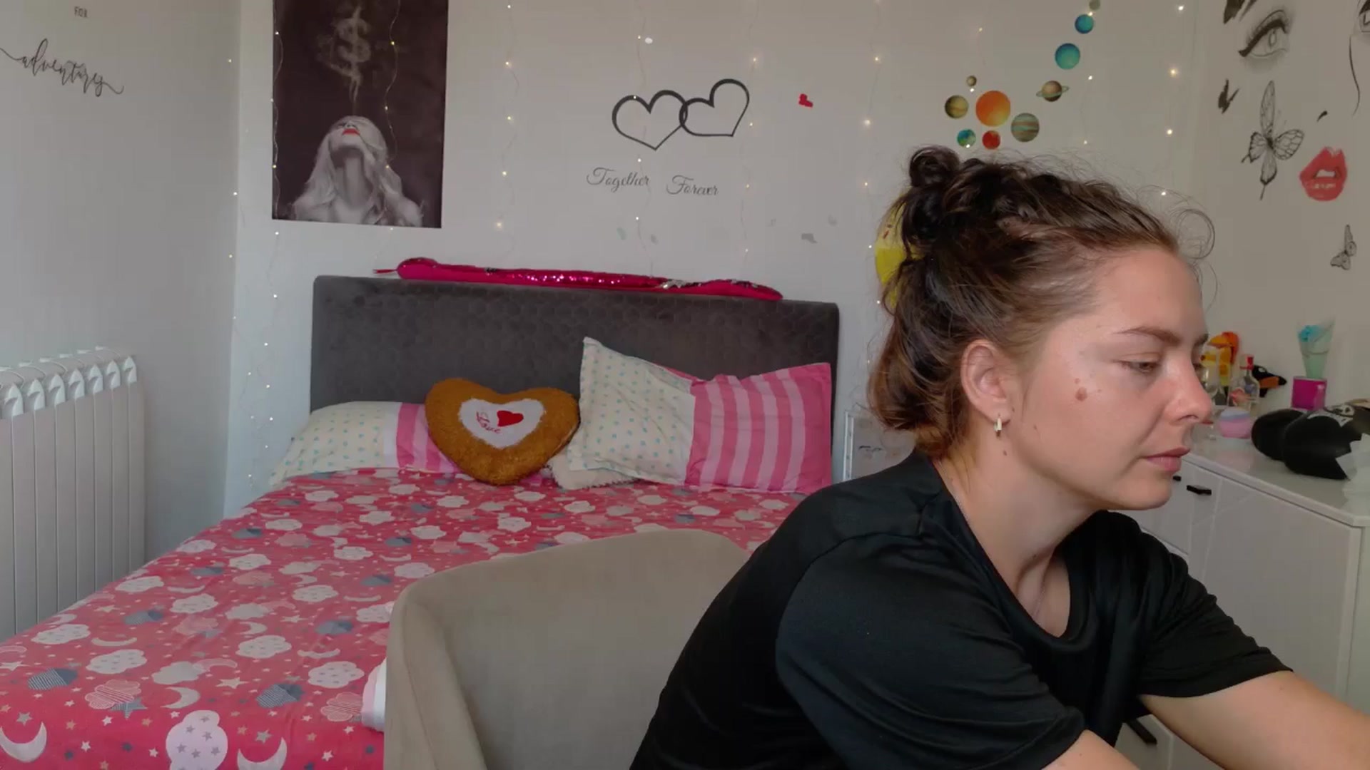 Gallery image thumbnail from YreneA's myfreecams stream on, 08/22/2025, 04:57 image 1 of 20