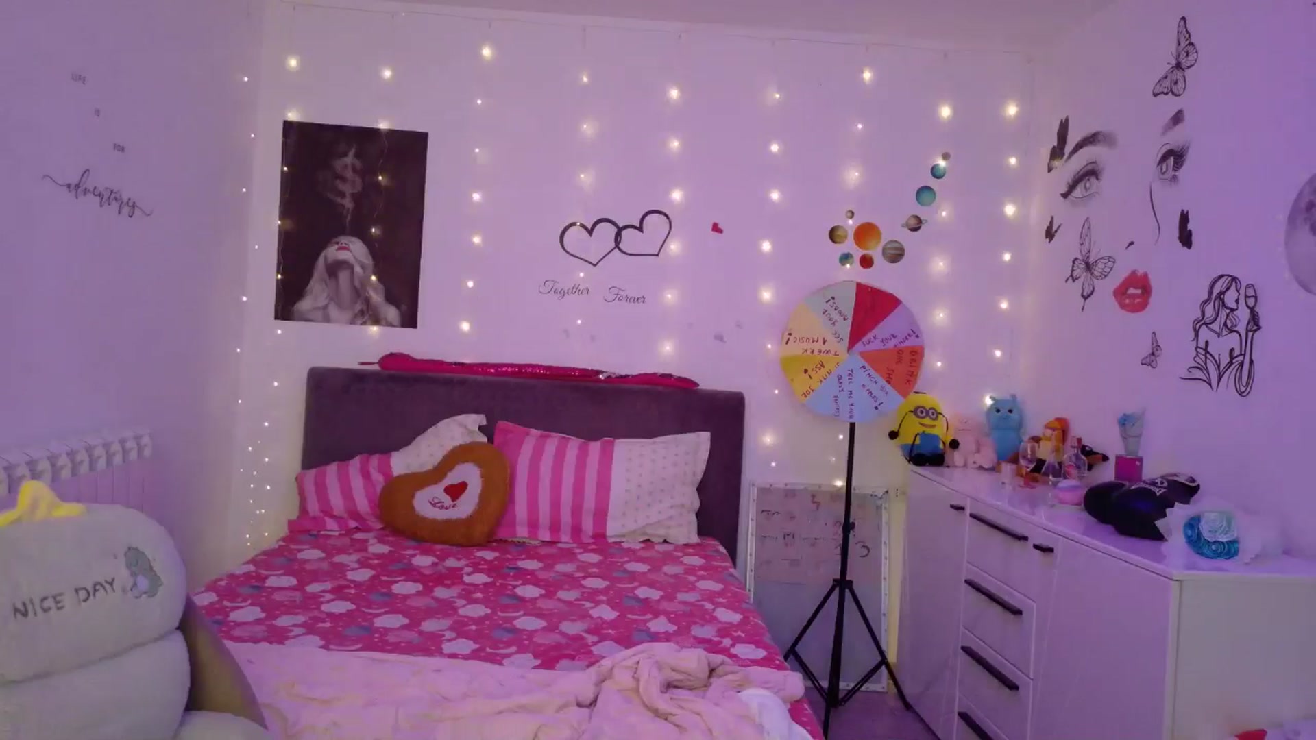 Gallery image thumbnail from YreneA's myfreecams stream on, 08/25/2025, 05:10 image 11 of 20