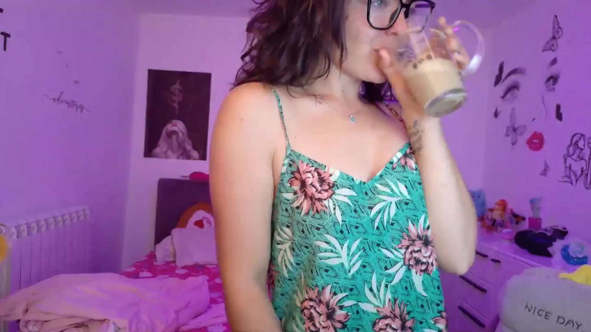 Gallery image thumbnail from YreneA's myfreecams stream on, 08/28/2025, 05:29 image 4 of 20