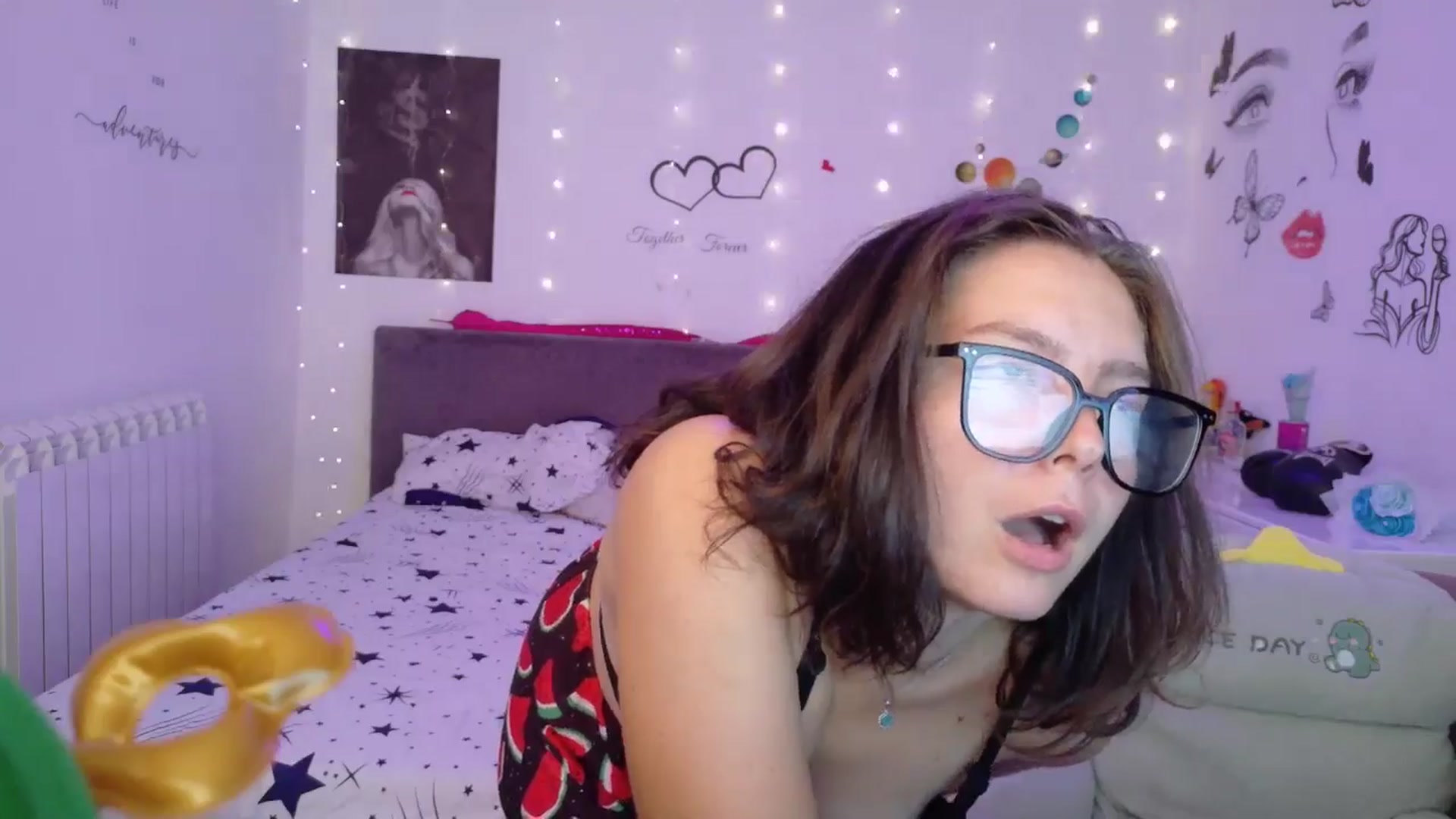 Gallery image thumbnail from YreneA's myfreecams stream on, 09/04/2025, 05:00 image 15 of 20