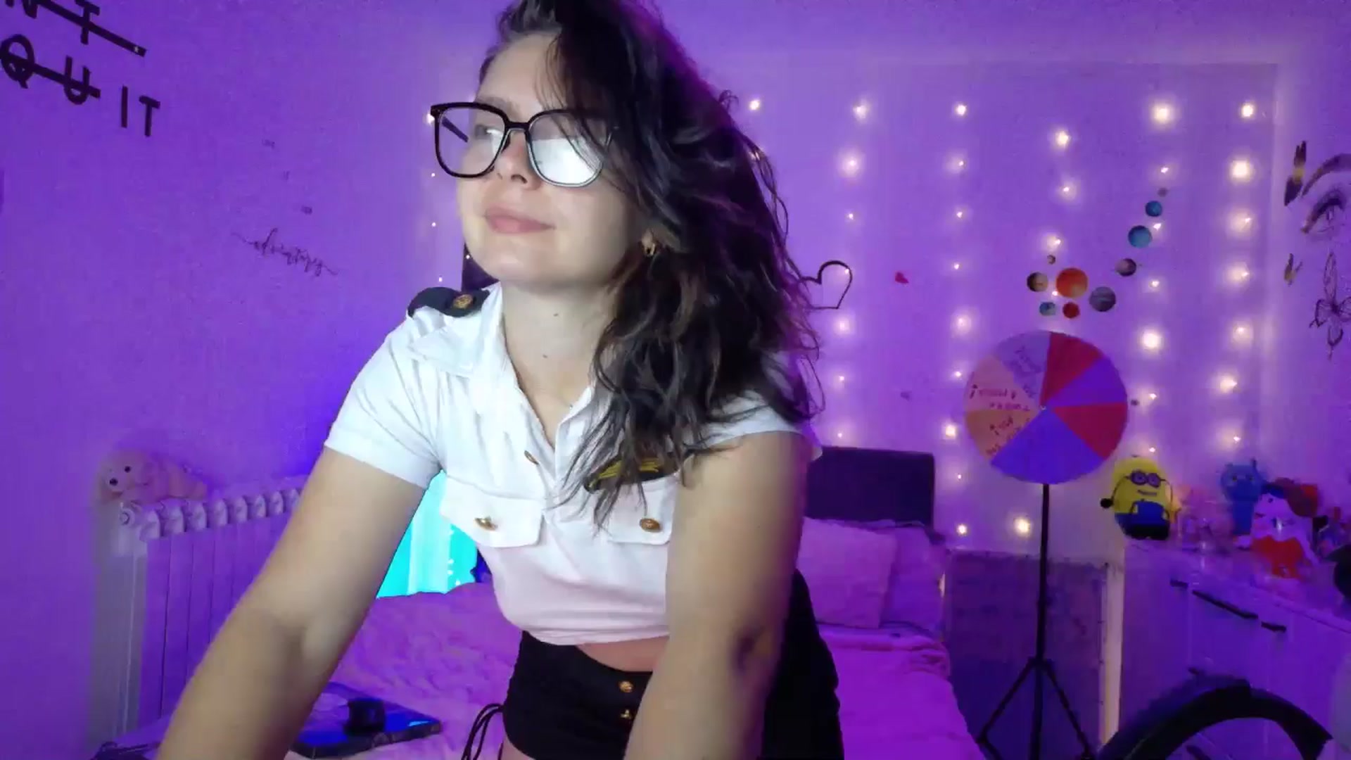 Gallery image thumbnail from YreneA's myfreecams stream on, 09/09/2025, 04:40 image 1 of 20