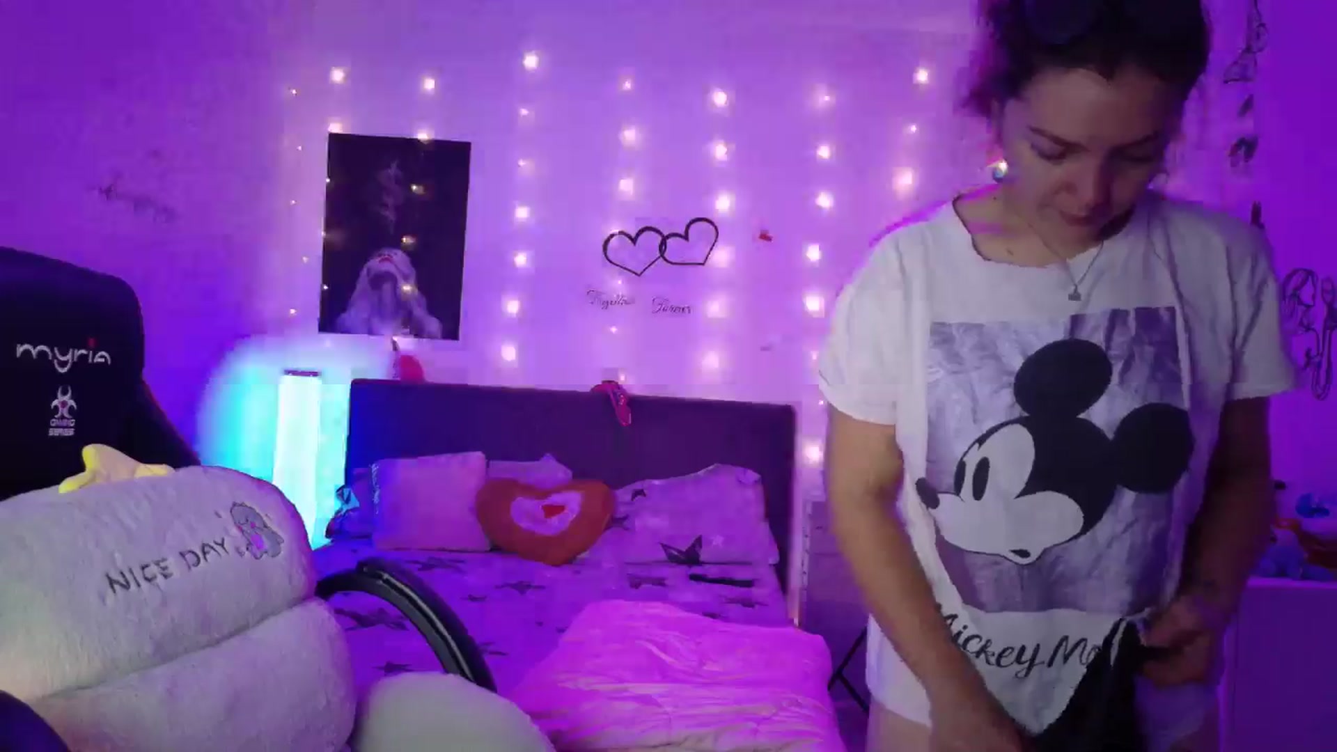 Gallery image thumbnail from YreneA's myfreecams stream on, 09/12/2025, 04:50 image 3 of 20