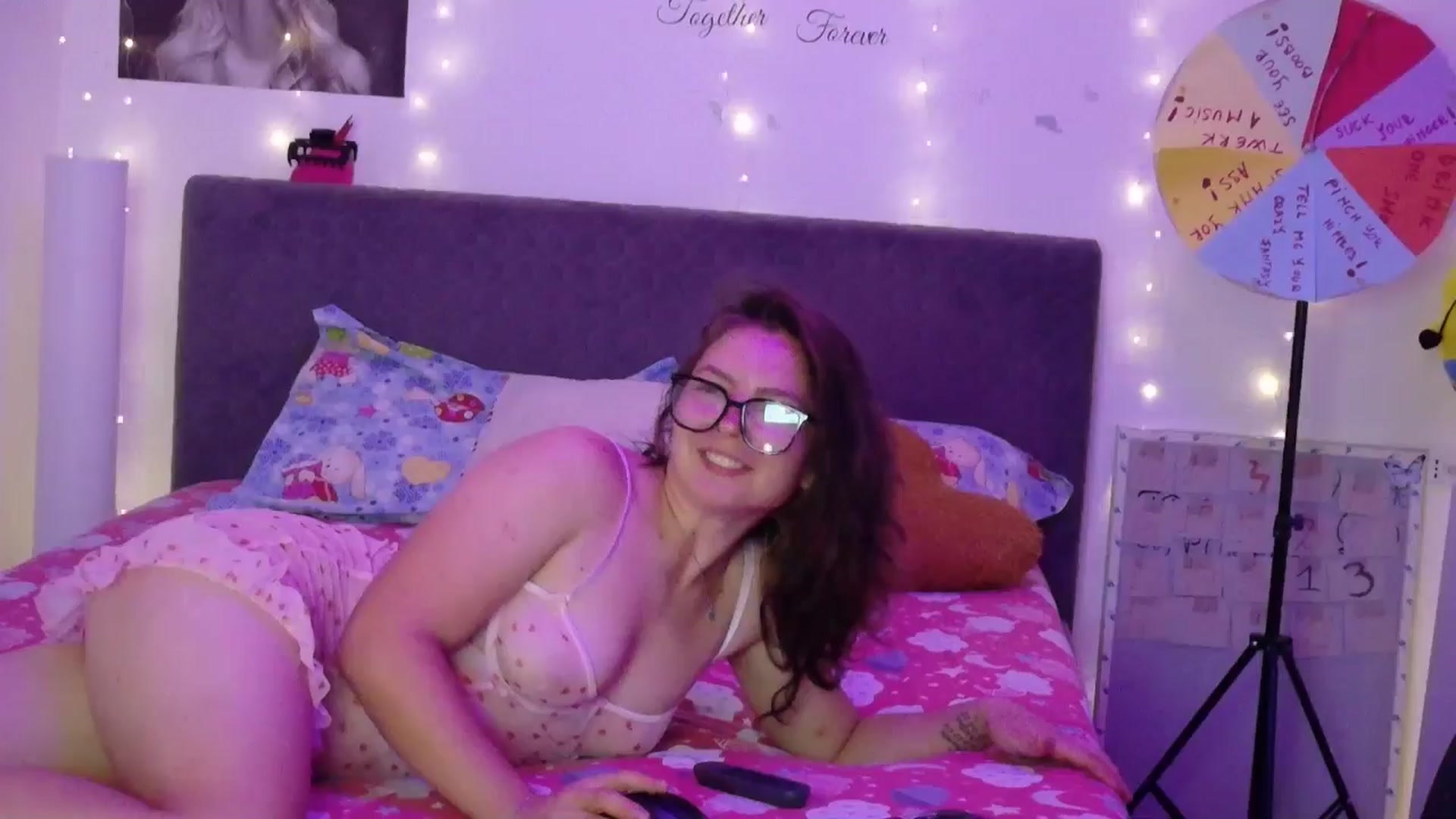 Gallery image thumbnail from YreneA's myfreecams stream on, 09/22/2025, 04:20 image 17 of 20