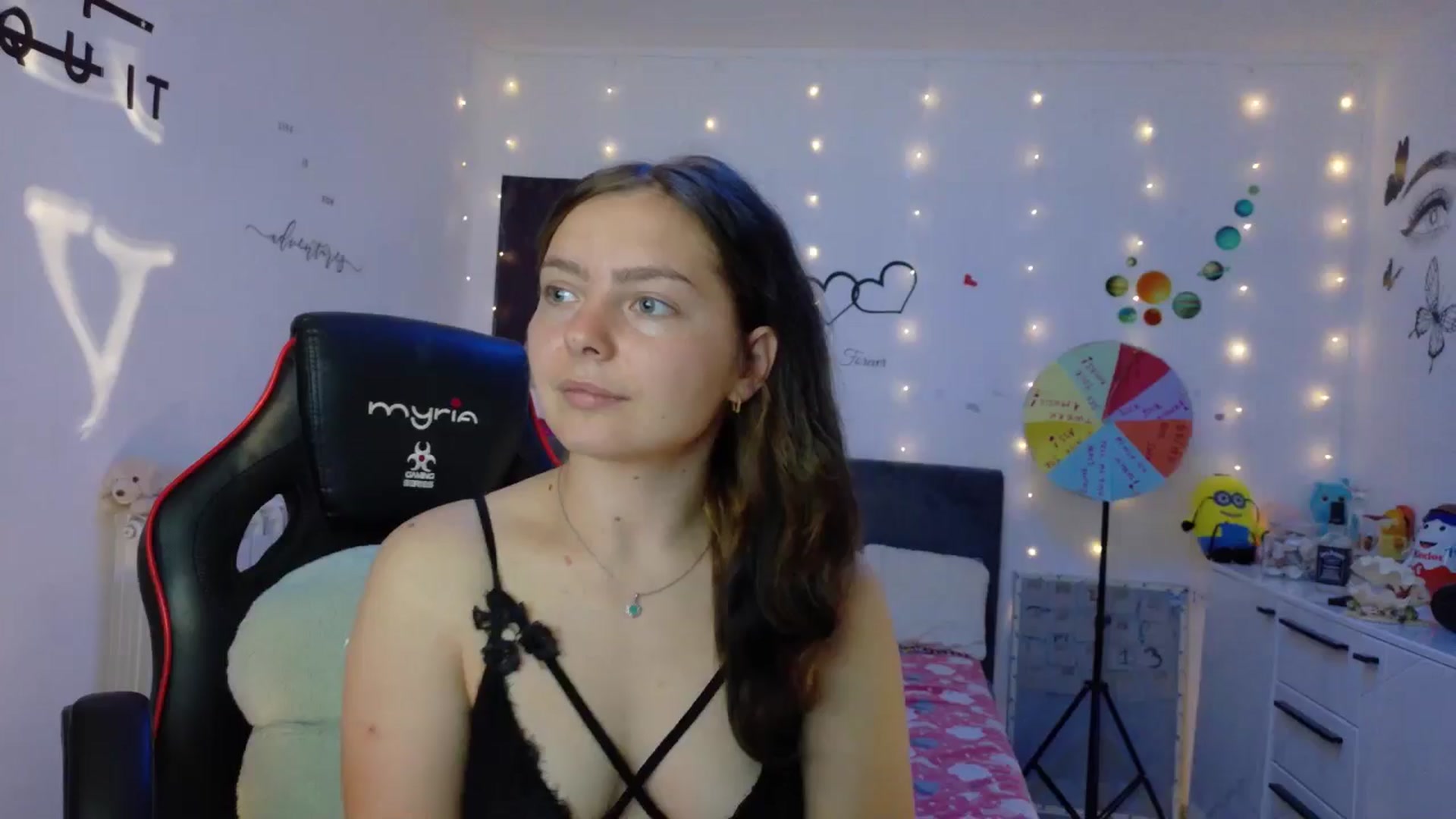 Gallery image thumbnail from YreneA's myfreecams stream on, 09/25/2025, 06:32 image 19 of 20