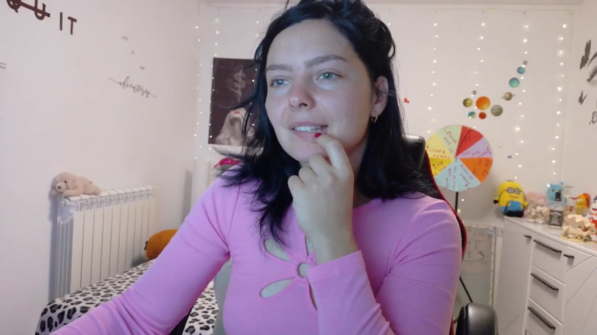 Gallery image thumbnail from YreneA's myfreecams stream on, 10/02/2025, 08:06 image 7 of 20