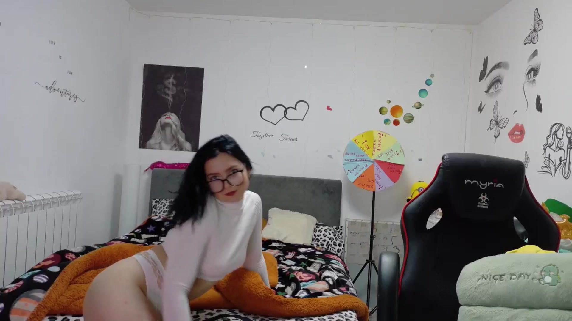 Gallery image thumbnail from YreneA's myfreecams stream on, 10/04/2025, 13:10 image 12 of 20