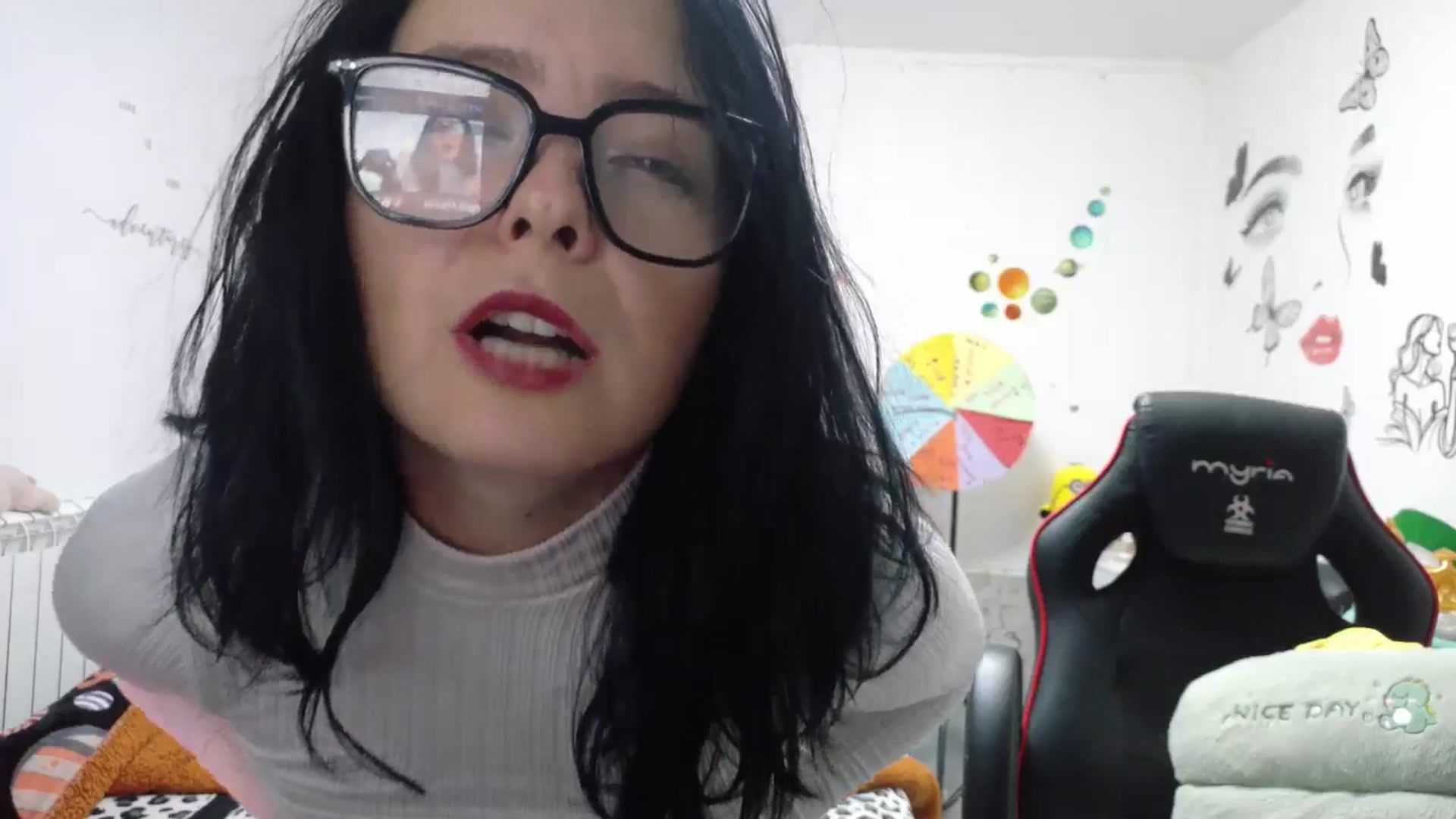 Gallery image thumbnail from YreneA's myfreecams stream on, 10/04/2025, 13:10 image 13 of 20